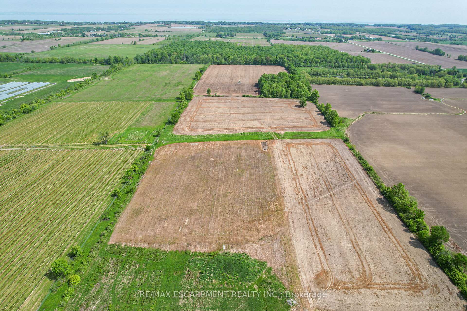 Photo 37 of 468 Mud Street W, Grimsby, Grimsby Escarpment — HOMEH