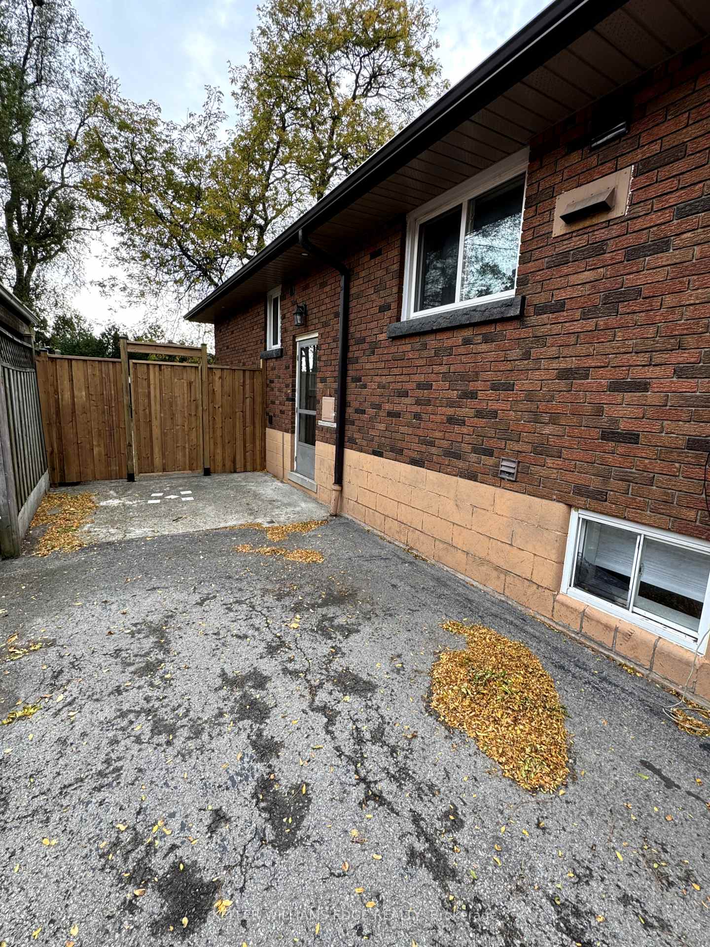 Photo 2 of Unit LOWER, 964 Mohawk Road E, Hamilton, Lisgar — HOMEH