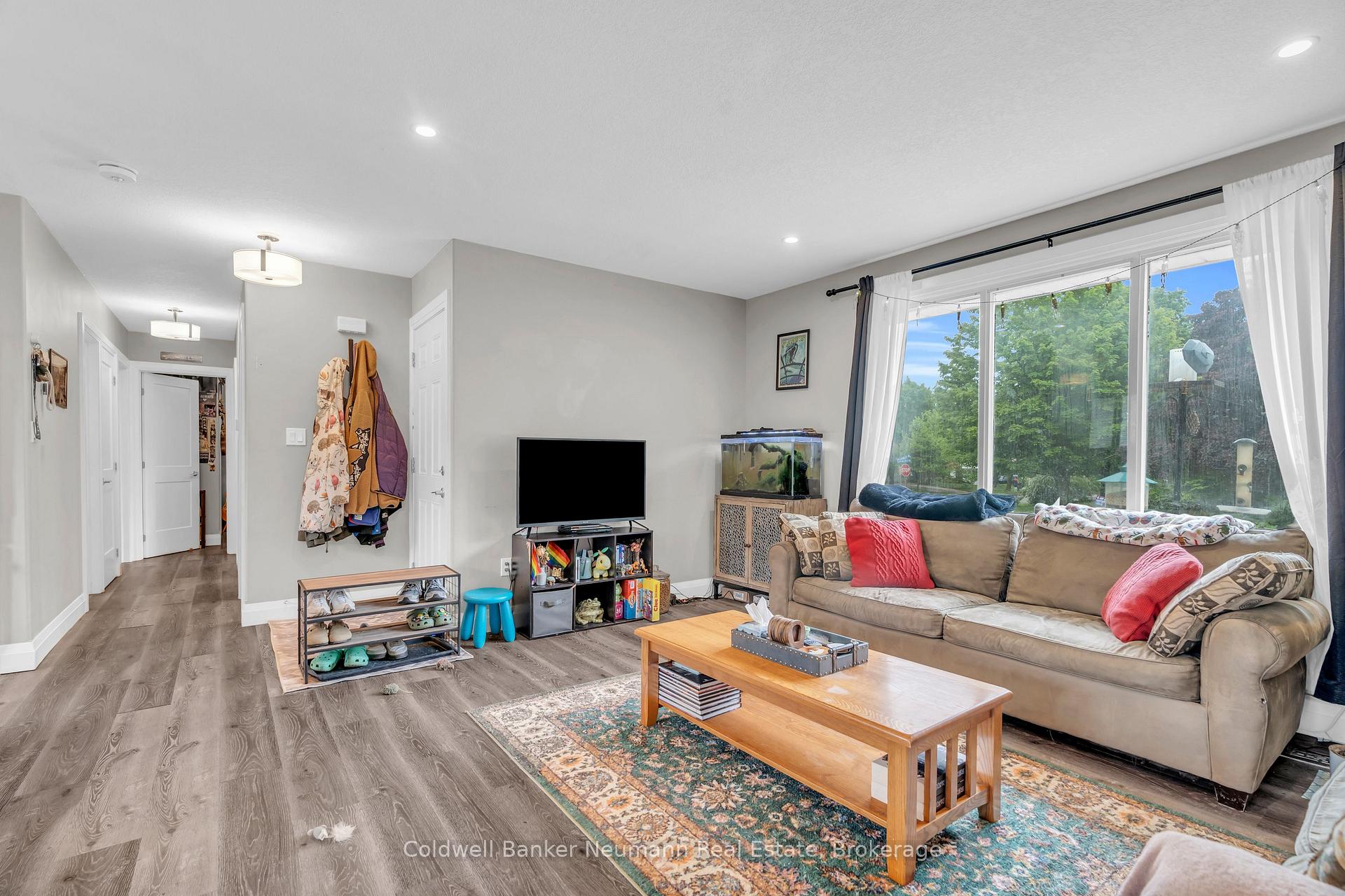 Photo 12 of 1 Picadilly Place, Guelph, Dovercliffe Park/Old University — HOMEH