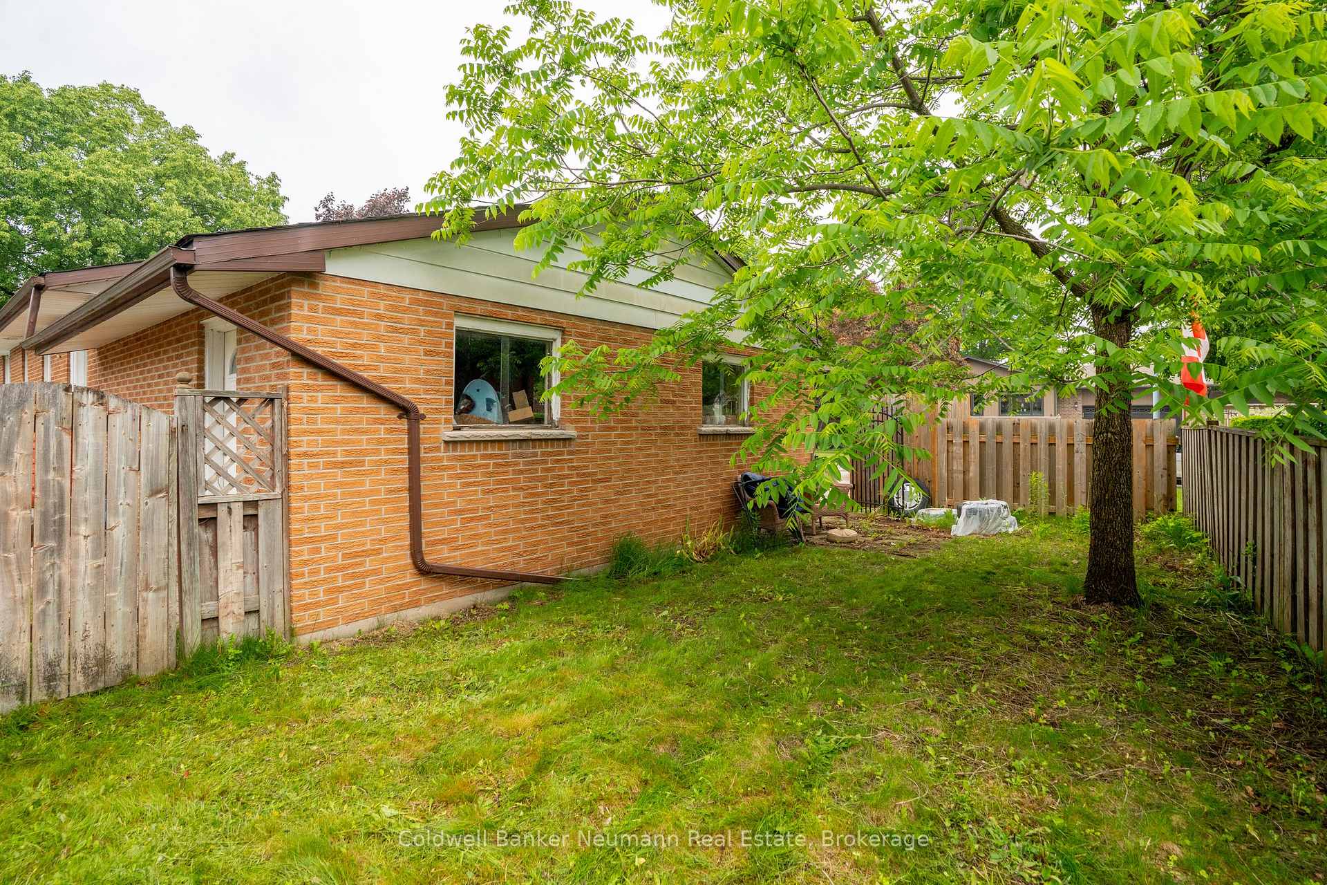 Photo 32 of 1 Picadilly Place, Guelph, Dovercliffe Park/Old University — HOMEH