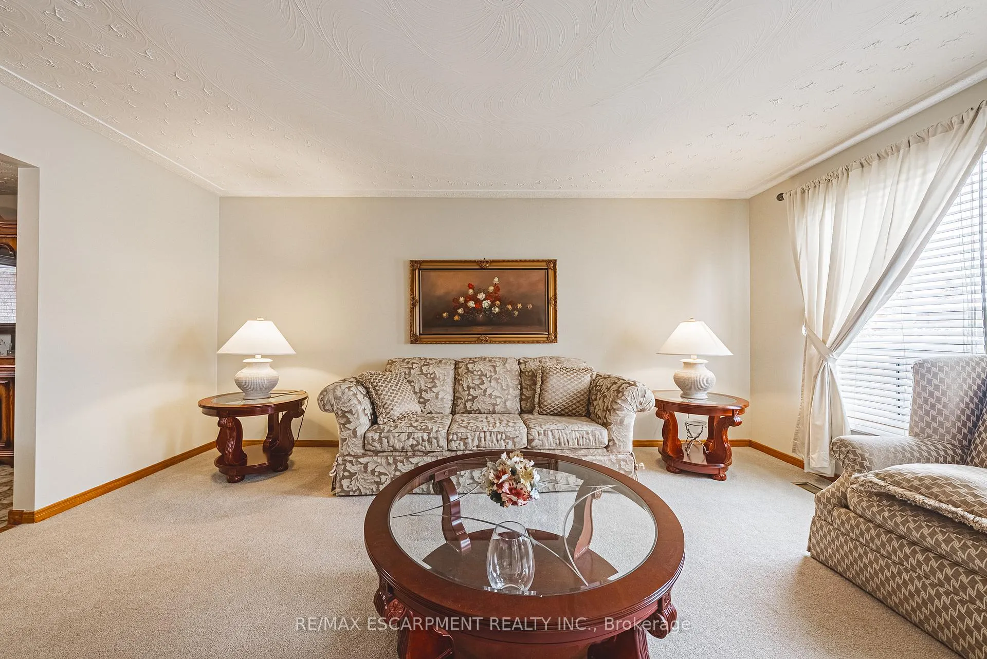 Photo 3 of 19 Hadeland Avenue, Hamilton, Gilbert — HOMEH