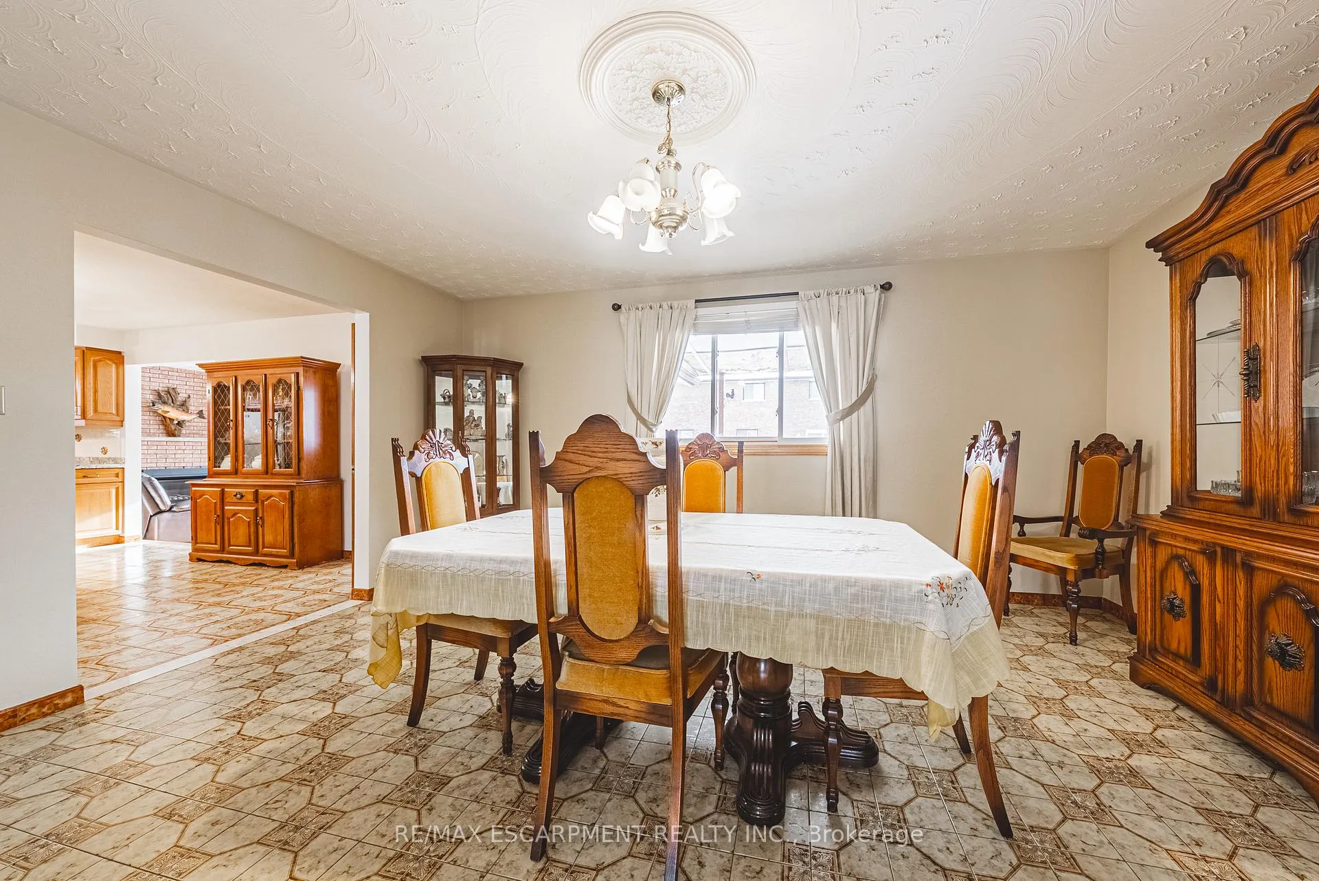 Photo 7 of 19 Hadeland Avenue, Hamilton, Gilbert — HOMEH