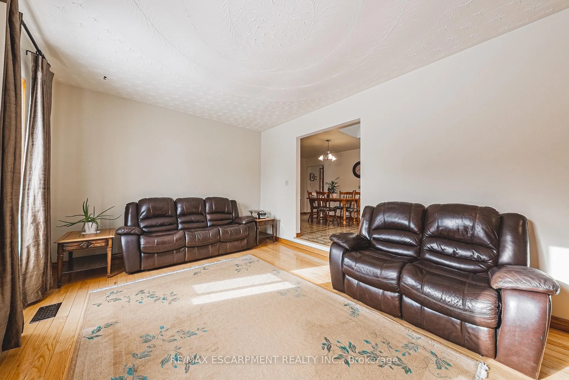 Photo 12 of 19 Hadeland Avenue, Hamilton, Gilbert — HOMEH