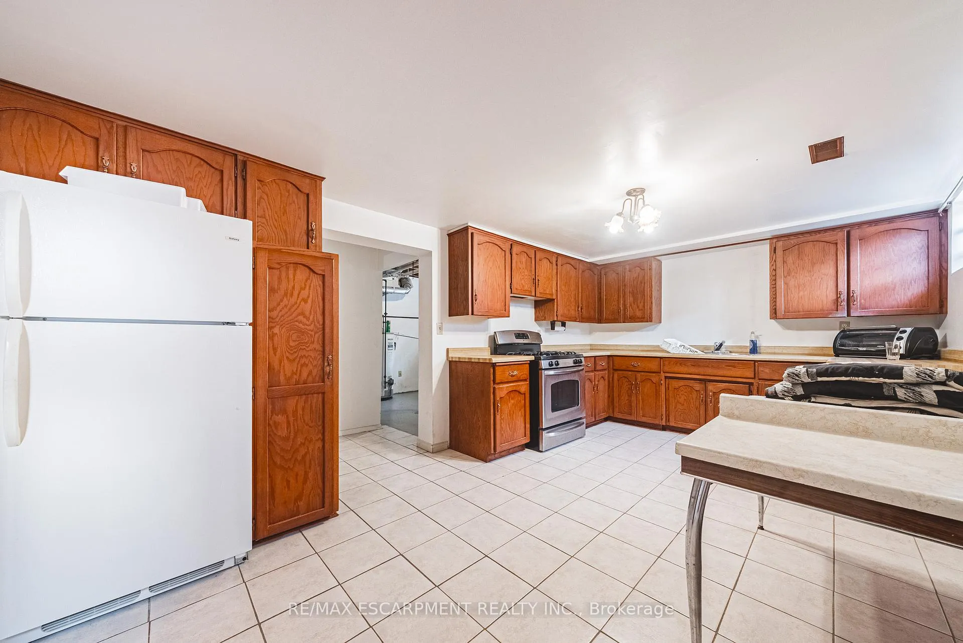 Photo 24 of 19 Hadeland Avenue, Hamilton, Gilbert — HOMEH