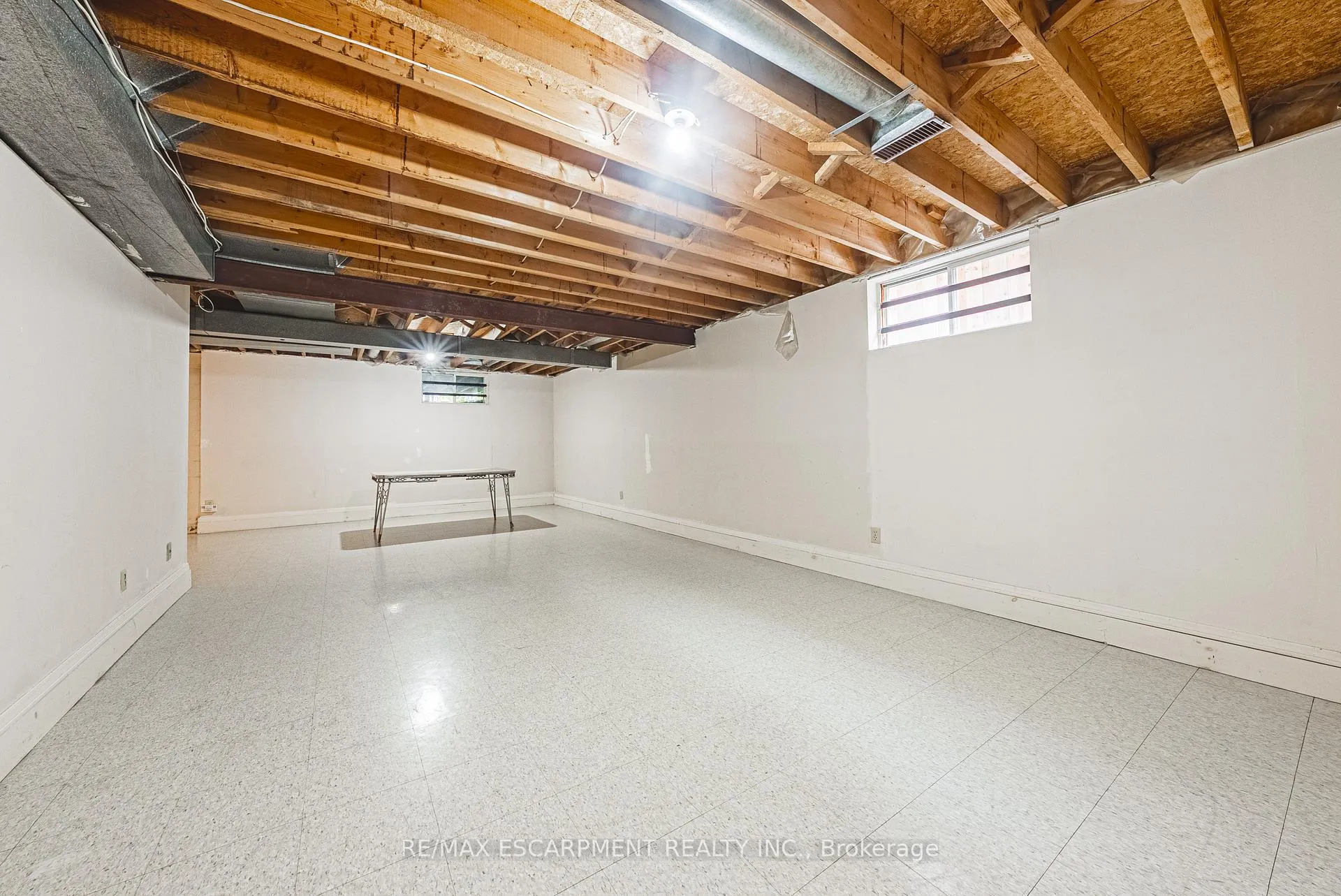 Photo 25 of 19 Hadeland Avenue, Hamilton, Gilbert — HOMEH