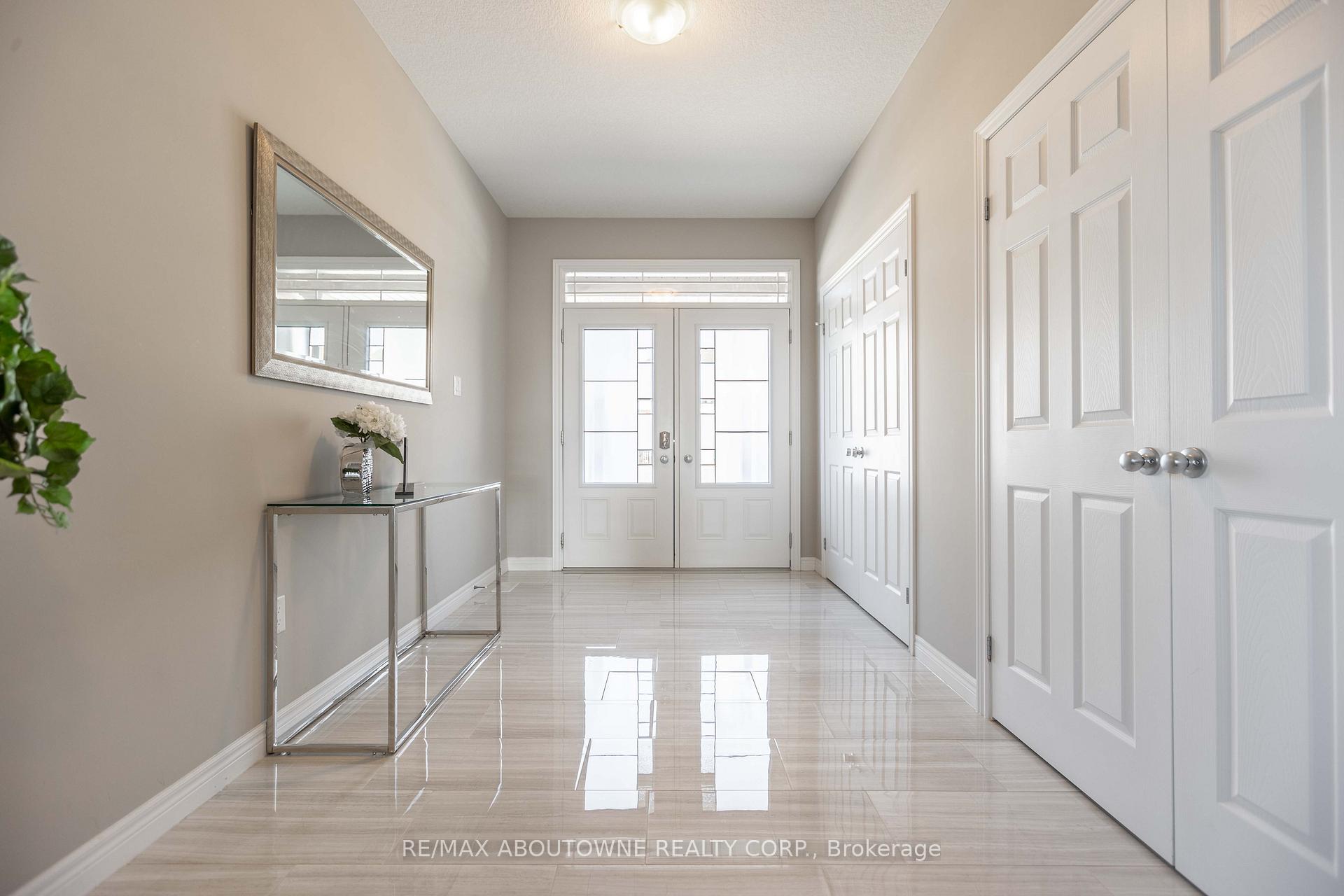 Photo 2 of 219 Ambrous Crescent, Guelph, Kortright East — HOMEH
