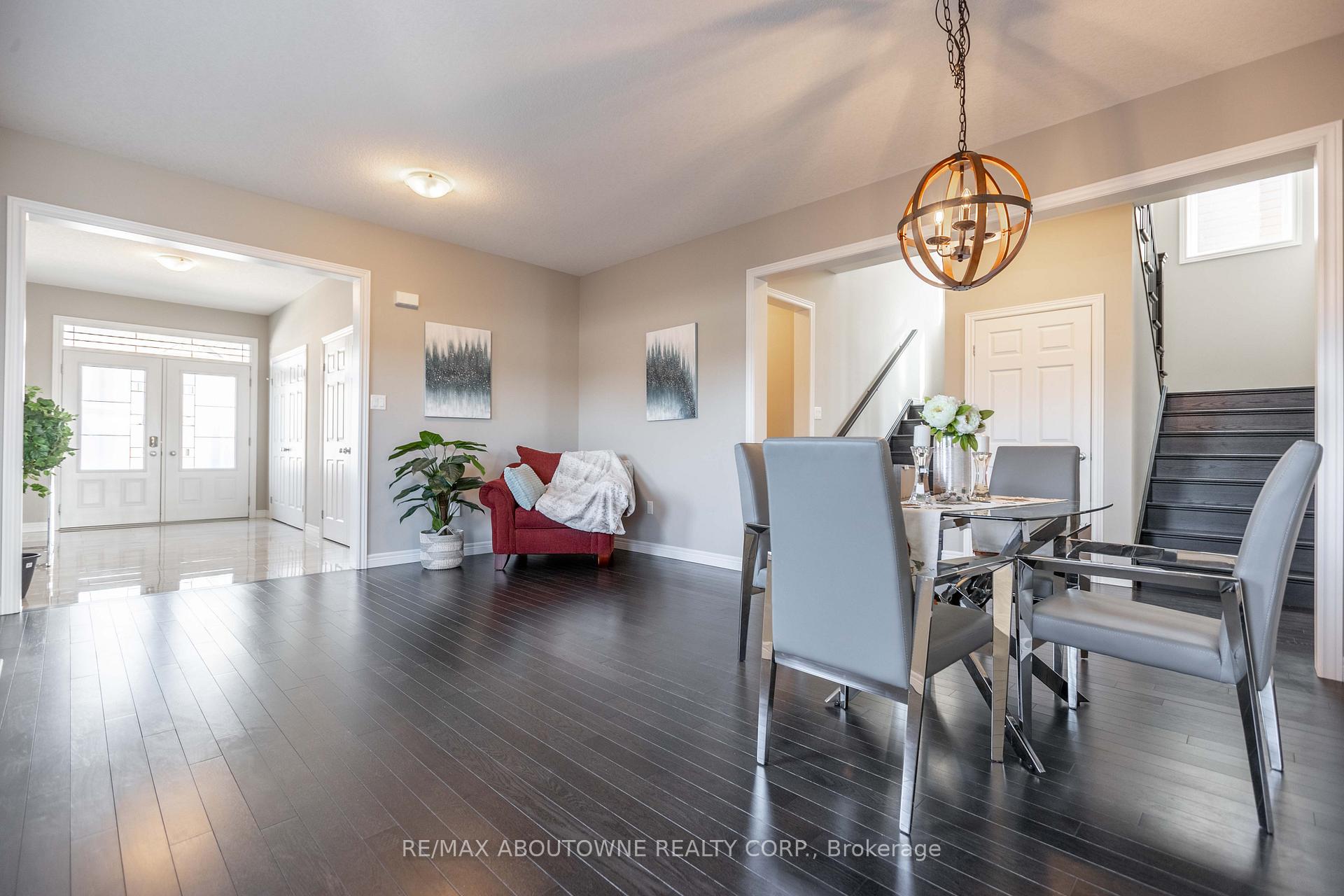 Photo 3 of 219 Ambrous Crescent, Guelph, Kortright East — HOMEH