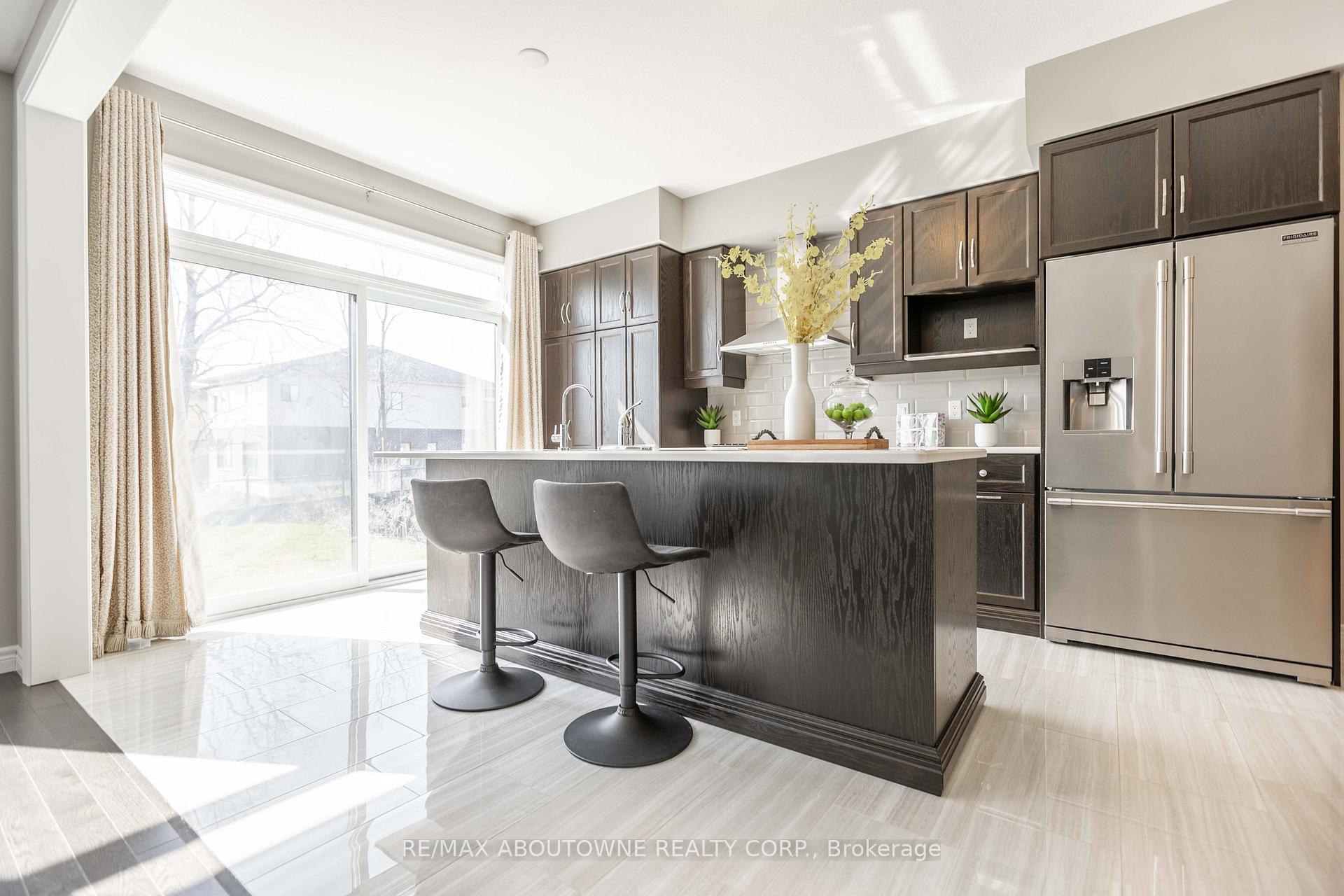 Photo 7 of 219 Ambrous Crescent, Guelph, Kortright East — HOMEH
