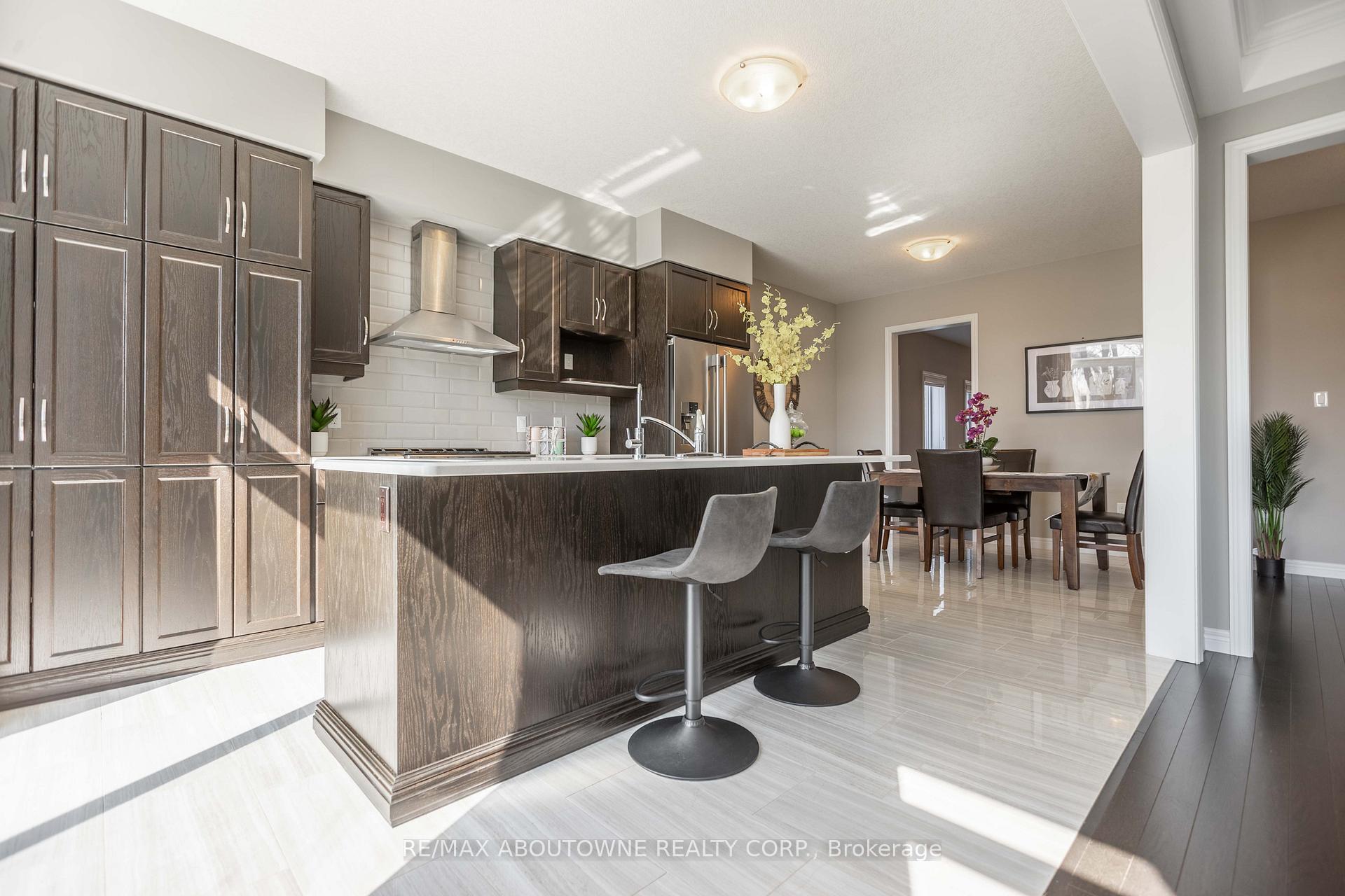 Photo 8 of 219 Ambrous Crescent, Guelph, Kortright East — HOMEH