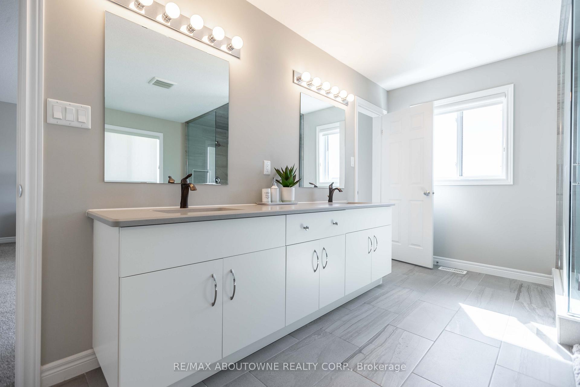 Photo 25 of 219 Ambrous Crescent, Guelph, Kortright East — HOMEH
