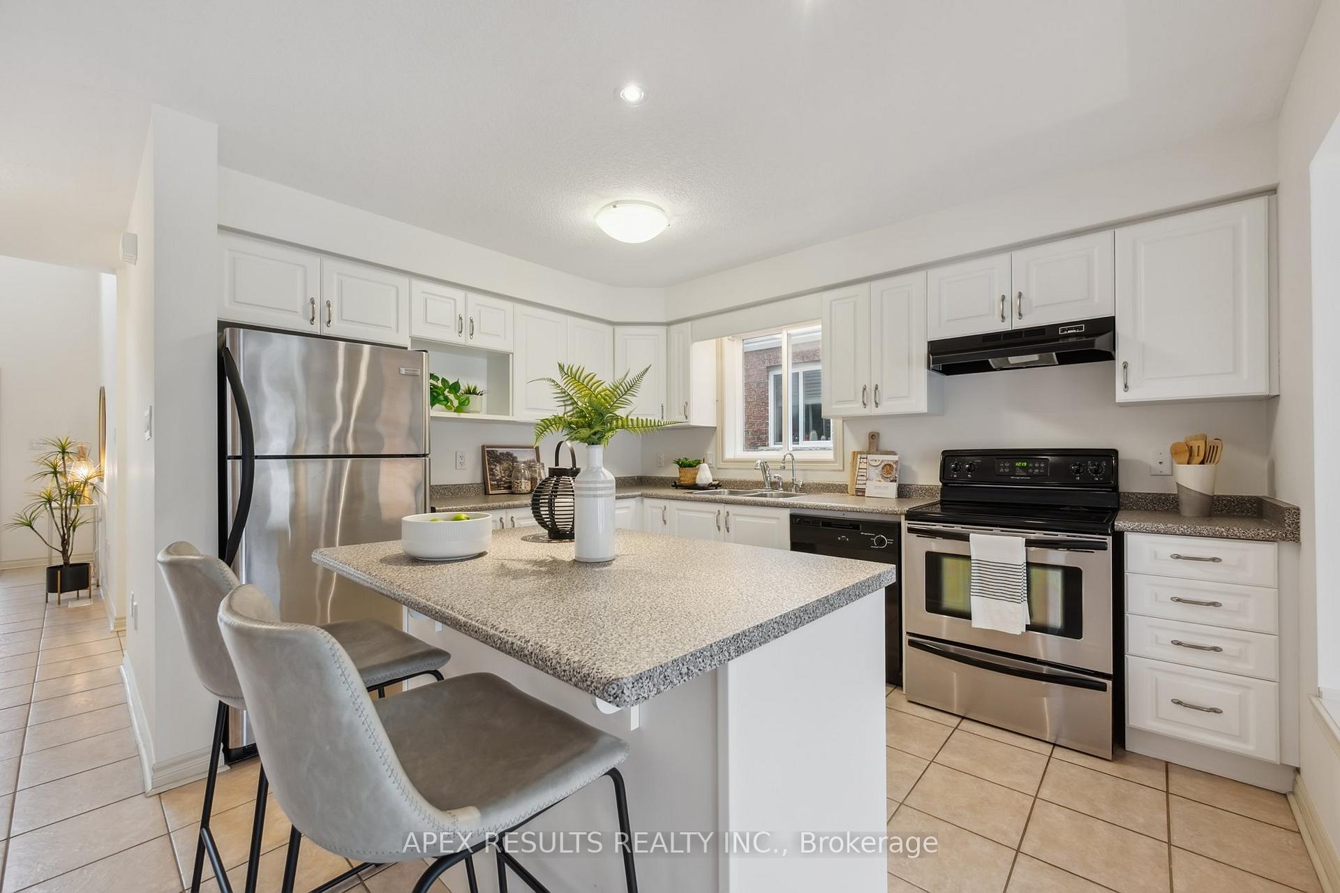 Photo 16 of 19 Pearson Street, Guelph, Pineridge/Westminster Woods — HOMEH