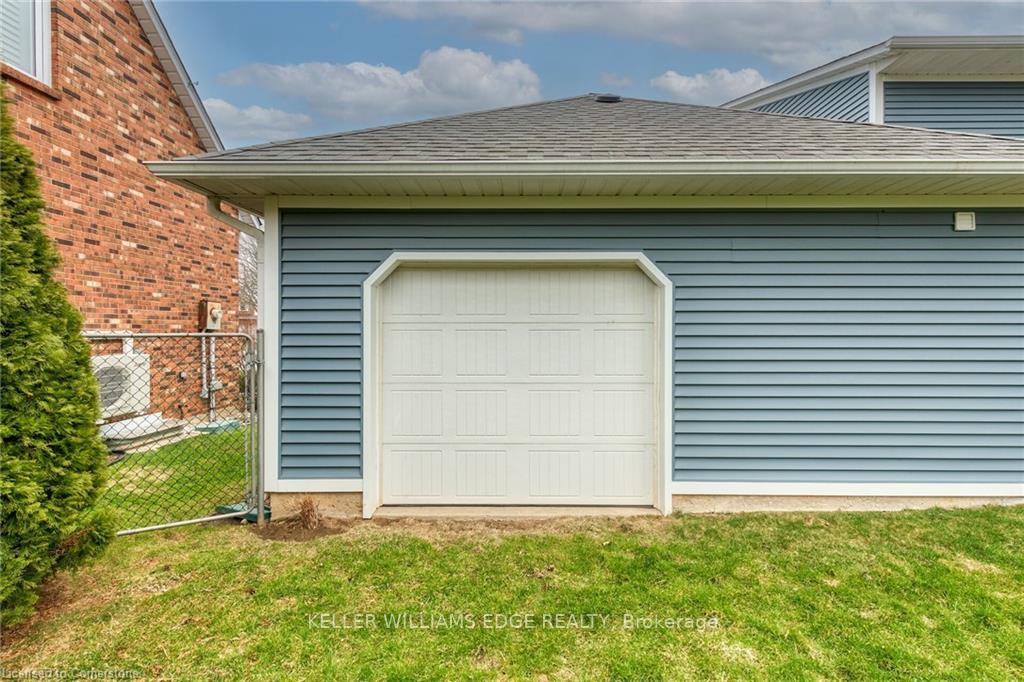 Photo 46 of 18 Admiral Circle, Grimsby, Grimsby Beach — HOMEH