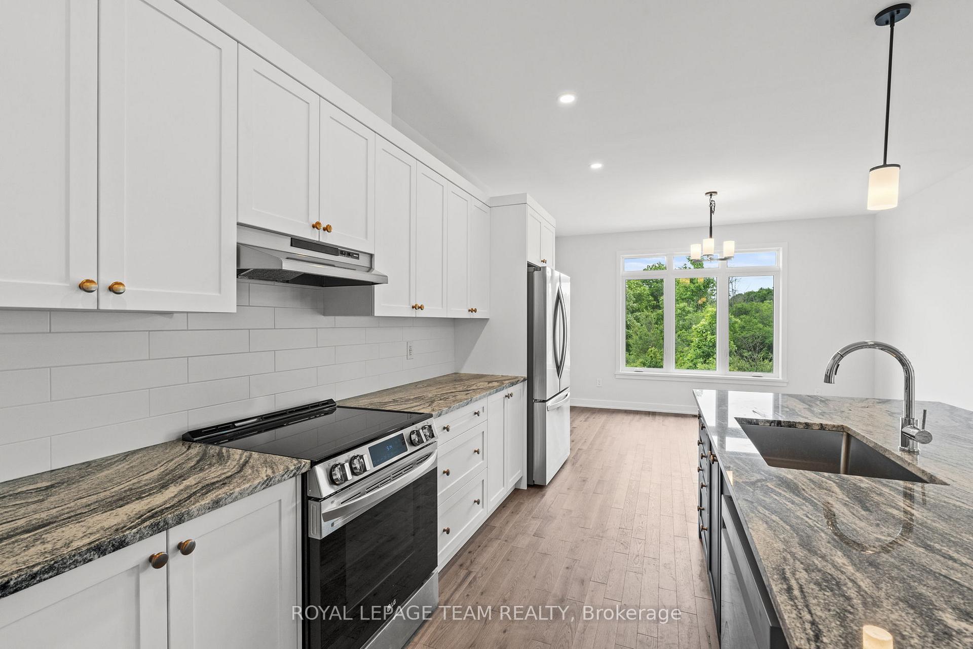 Photo 14 of 1053 Moore Street, Brockville — HOMEH