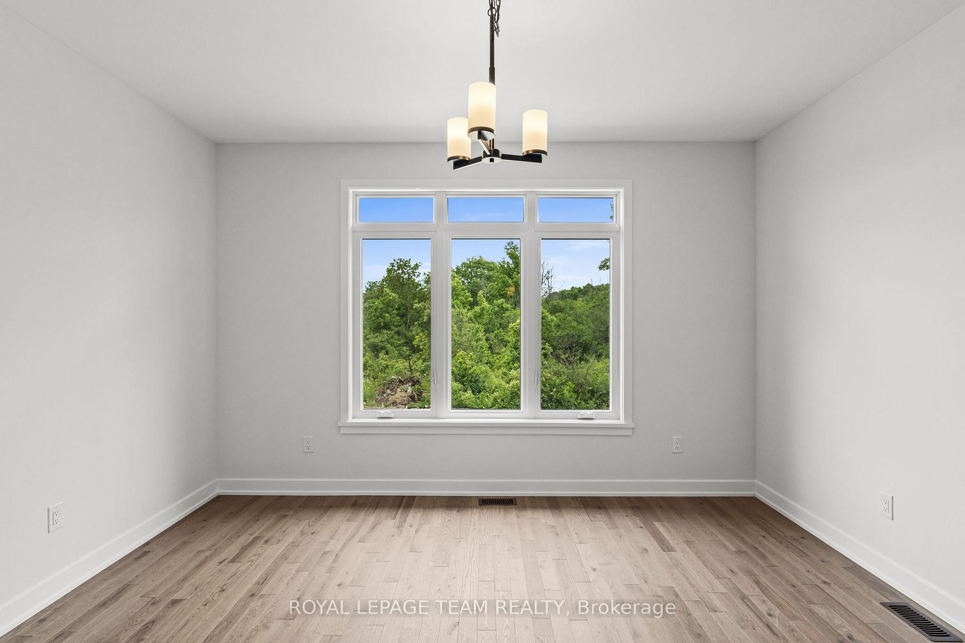Photo 18 of 1053 Moore Street, Brockville — HOMEH