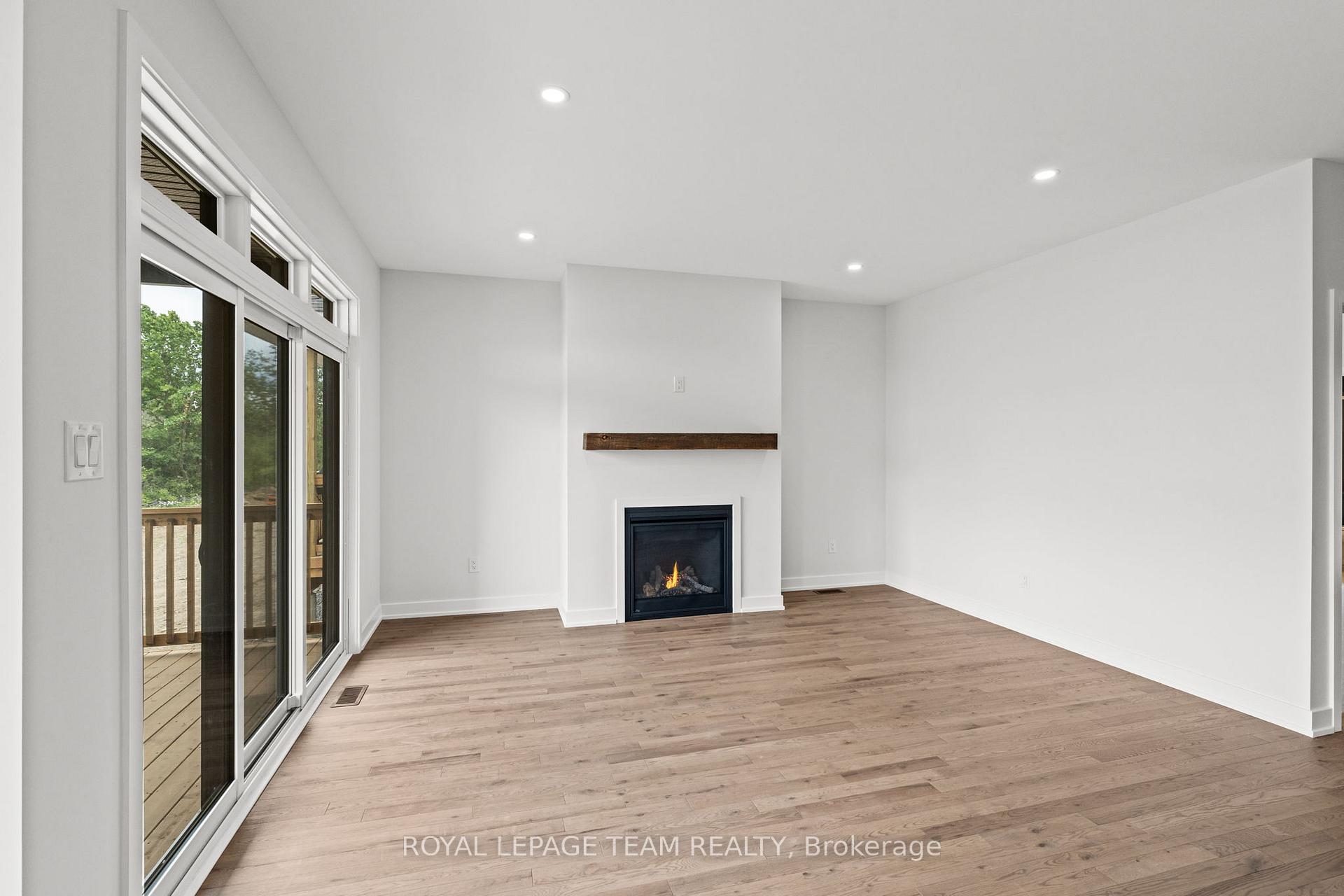 Photo 21 of 1053 Moore Street, Brockville — HOMEH