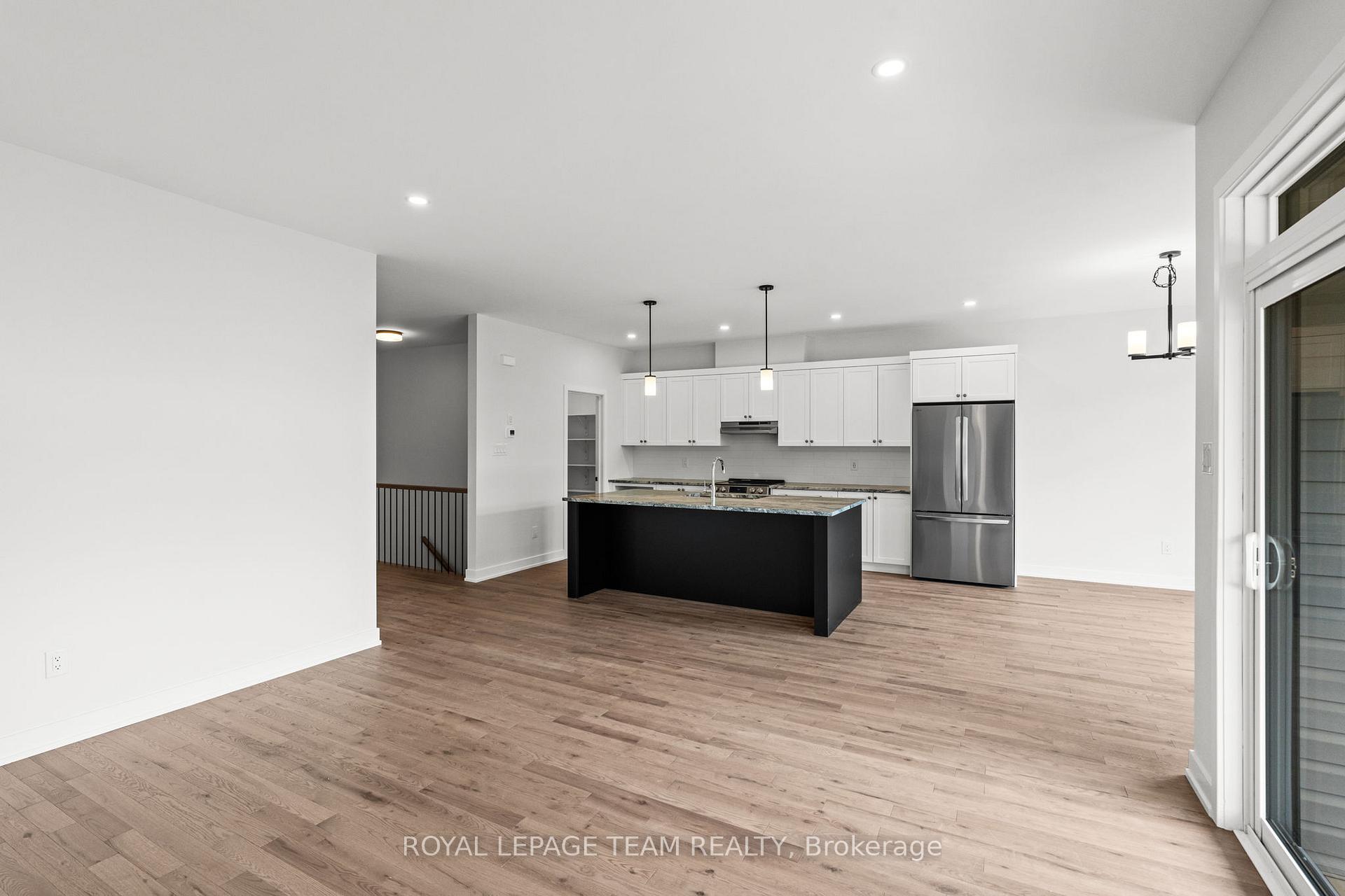 Photo 24 of 1053 Moore Street, Brockville — HOMEH