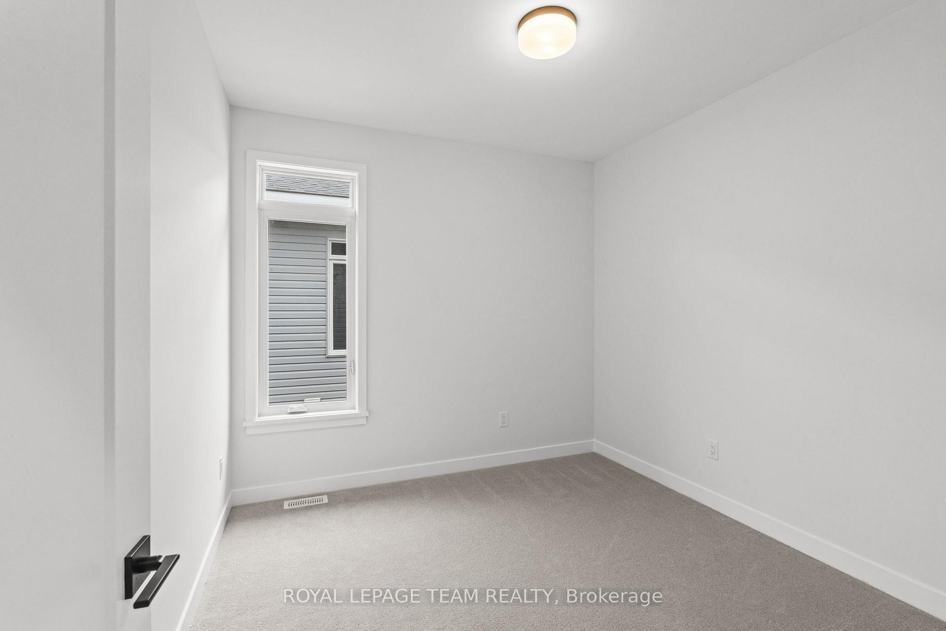 Photo 31 of 1053 Moore Street, Brockville — HOMEH