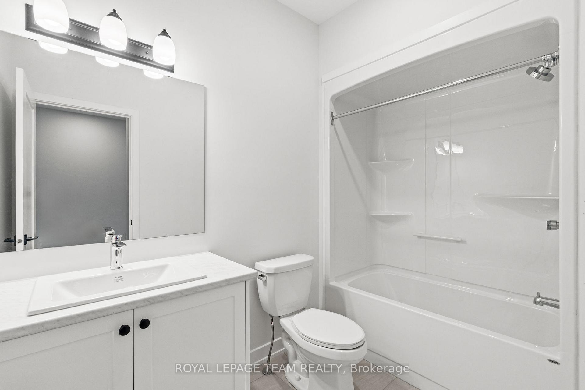 Photo 34 of 1053 Moore Street, Brockville — HOMEH