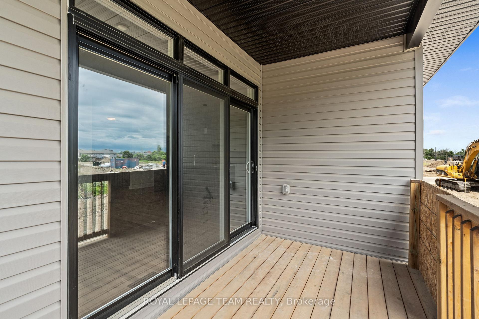 Photo 36 of 1053 Moore Street, Brockville — HOMEH