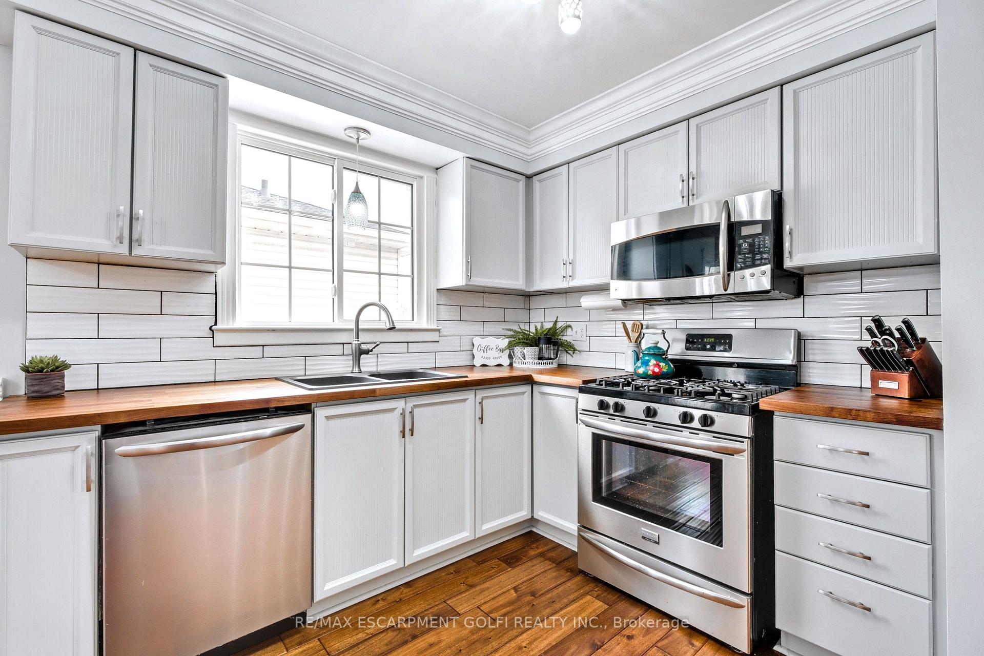 Photo 15 of 58 Bayview Drive, Grimsby, Grimsby Beach — HOMEH
