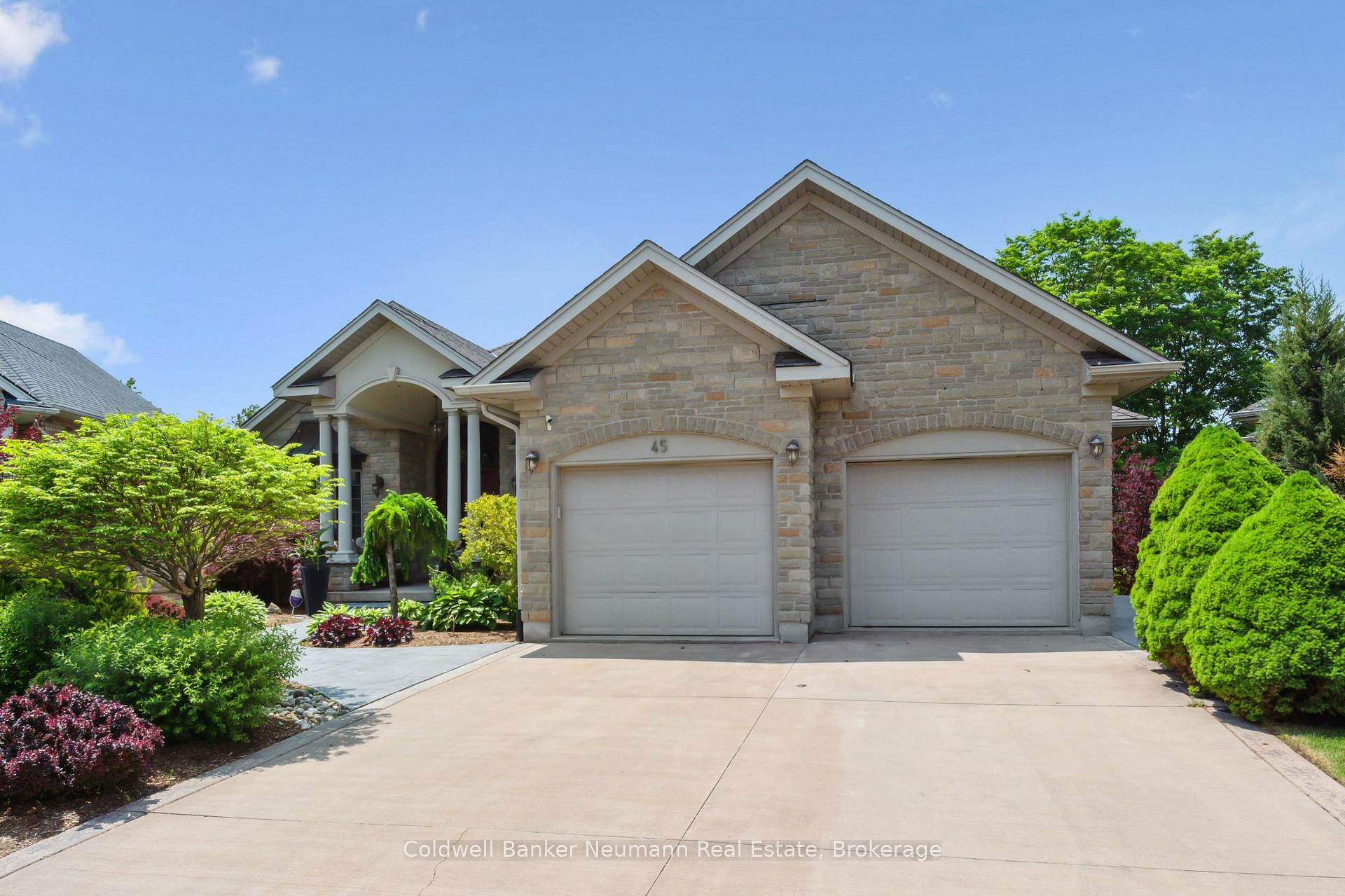 Photo 3 of 45 Keys Crescent, Guelph, Clairfields/Hanlon Business Park — HOMEH