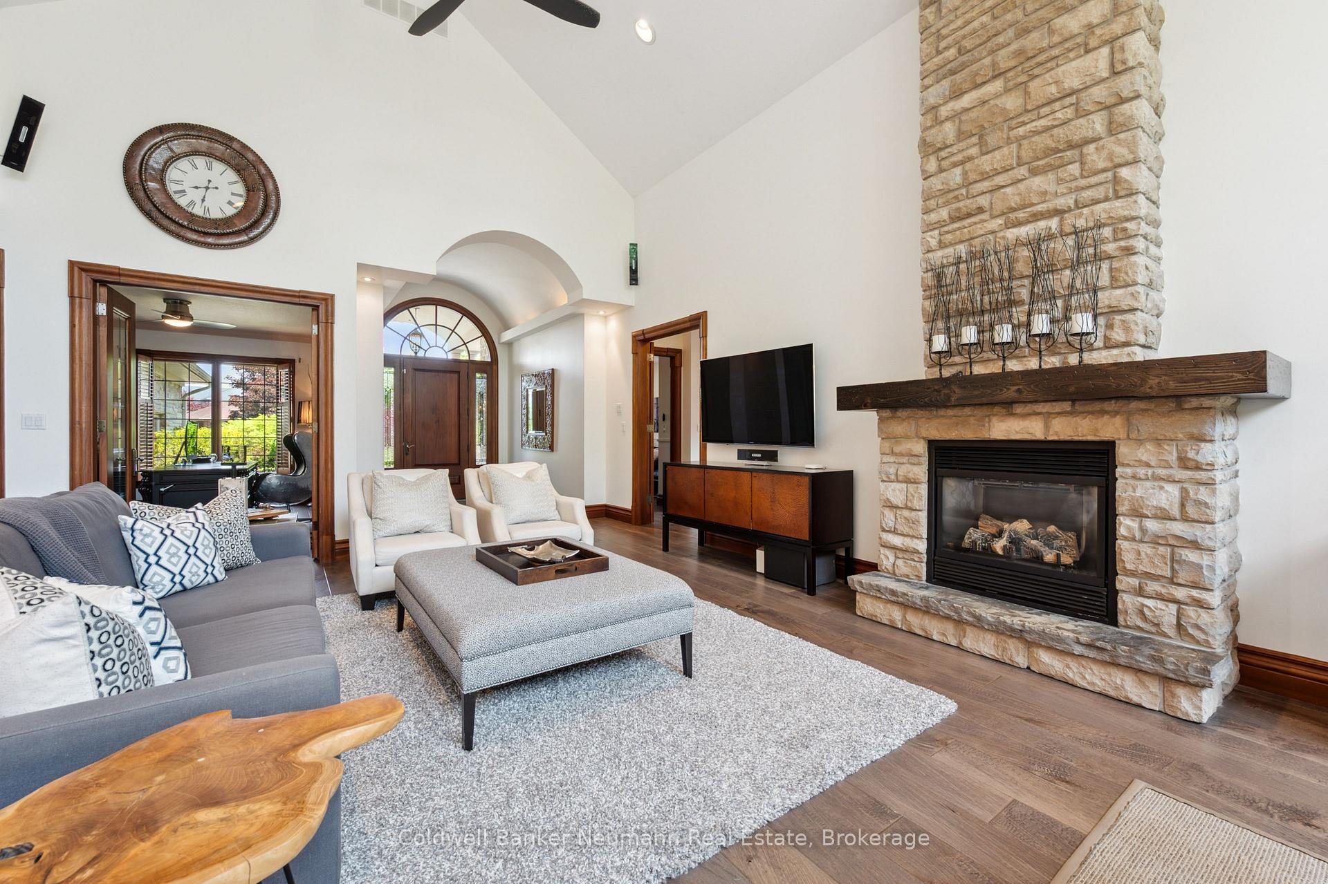 Photo 11 of 45 Keys Crescent, Guelph, Clairfields/Hanlon Business Park — HOMEH