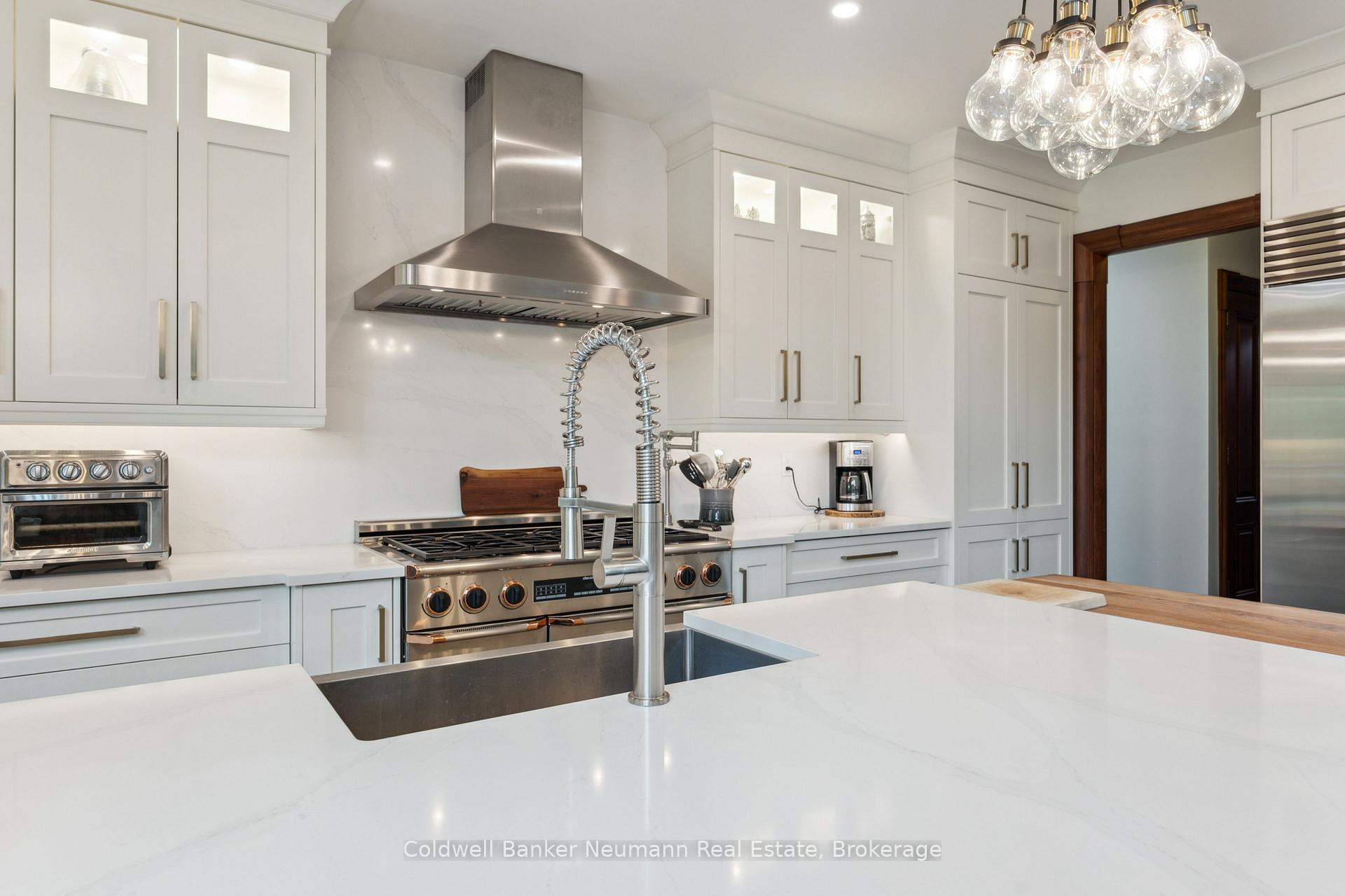 Photo 15 of 45 Keys Crescent, Guelph, Clairfields/Hanlon Business Park — HOMEH