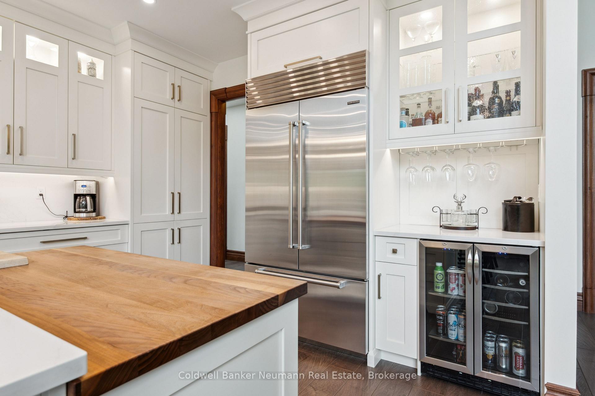 Photo 16 of 45 Keys Crescent, Guelph, Clairfields/Hanlon Business Park — HOMEH