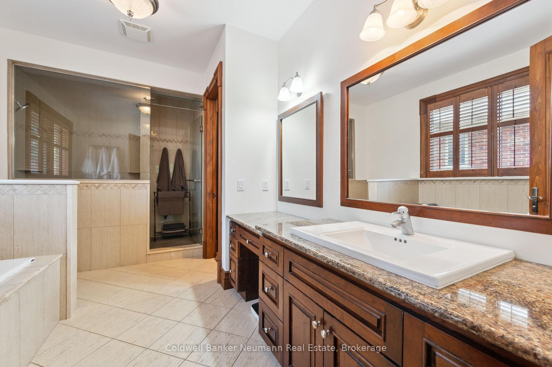 Photo 22 of 45 Keys Crescent, Guelph, Clairfields/Hanlon Business Park — HOMEH