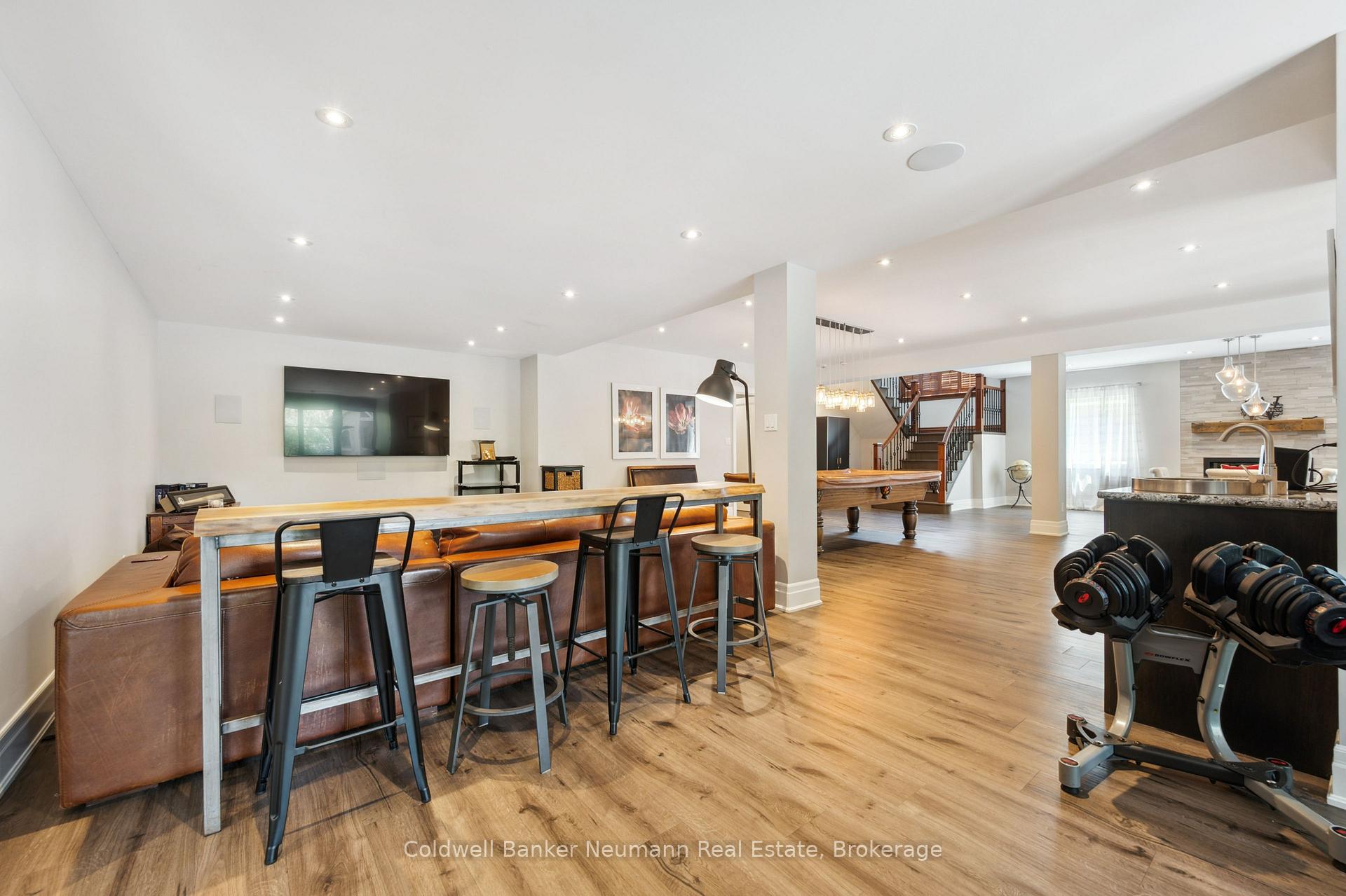 Photo 36 of 45 Keys Crescent, Guelph, Clairfields/Hanlon Business Park — HOMEH