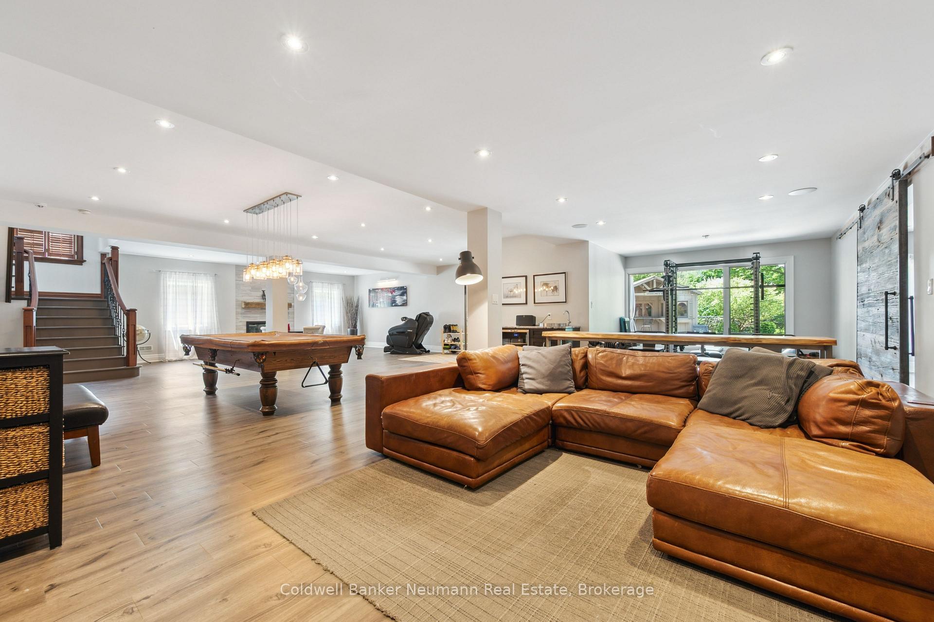 Photo 37 of 45 Keys Crescent, Guelph, Clairfields/Hanlon Business Park — HOMEH