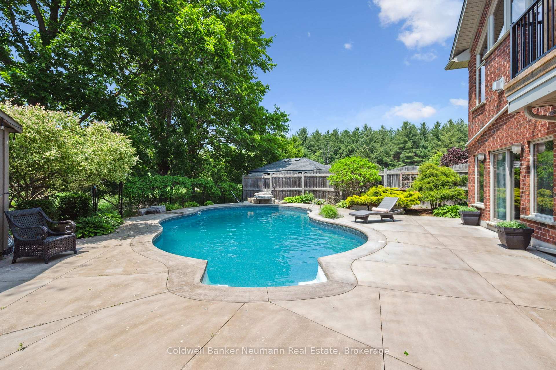 Photo 41 of 45 Keys Crescent, Guelph, Clairfields/Hanlon Business Park — HOMEH
