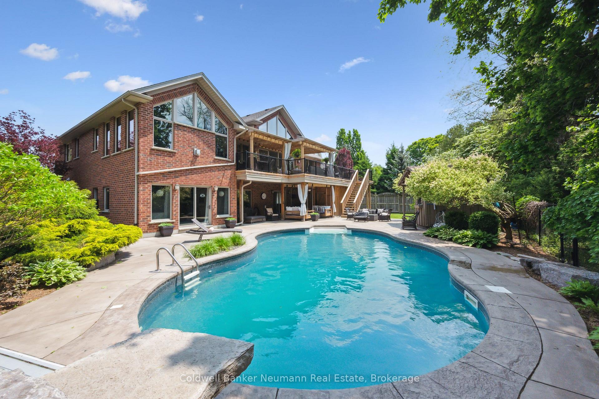 Photo 42 of 45 Keys Crescent, Guelph, Clairfields/Hanlon Business Park — HOMEH