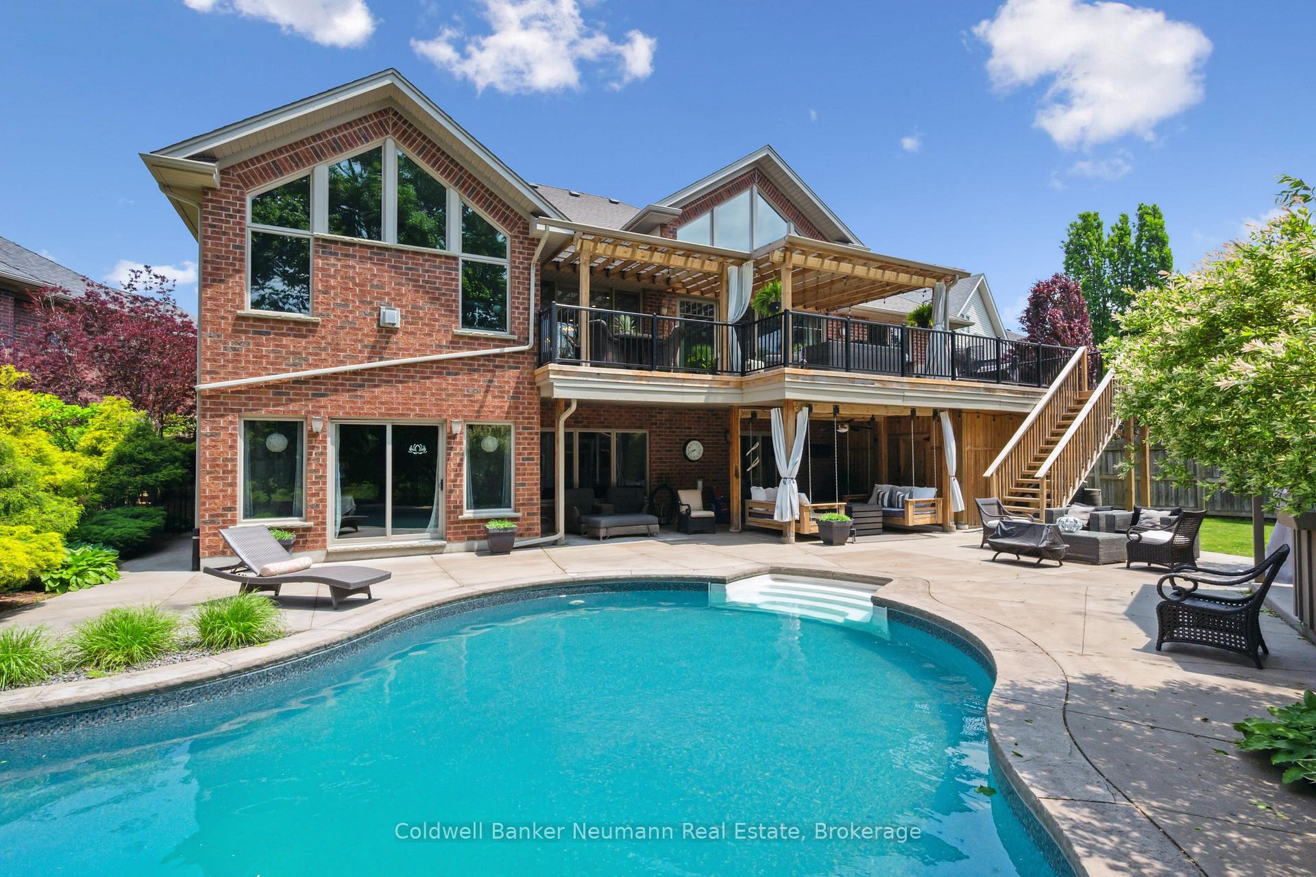 Photo 43 of 45 Keys Crescent, Guelph, Clairfields/Hanlon Business Park — HOMEH