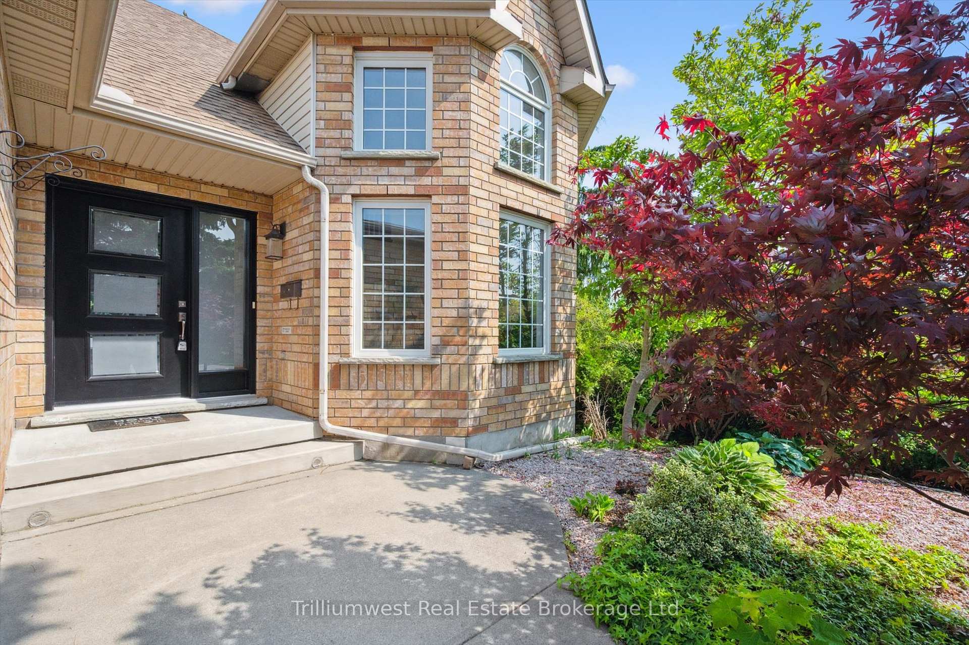 Photo 5 of 214 Summerfield Drive, Guelph, Pineridge/Westminster Woods — HOMEH
