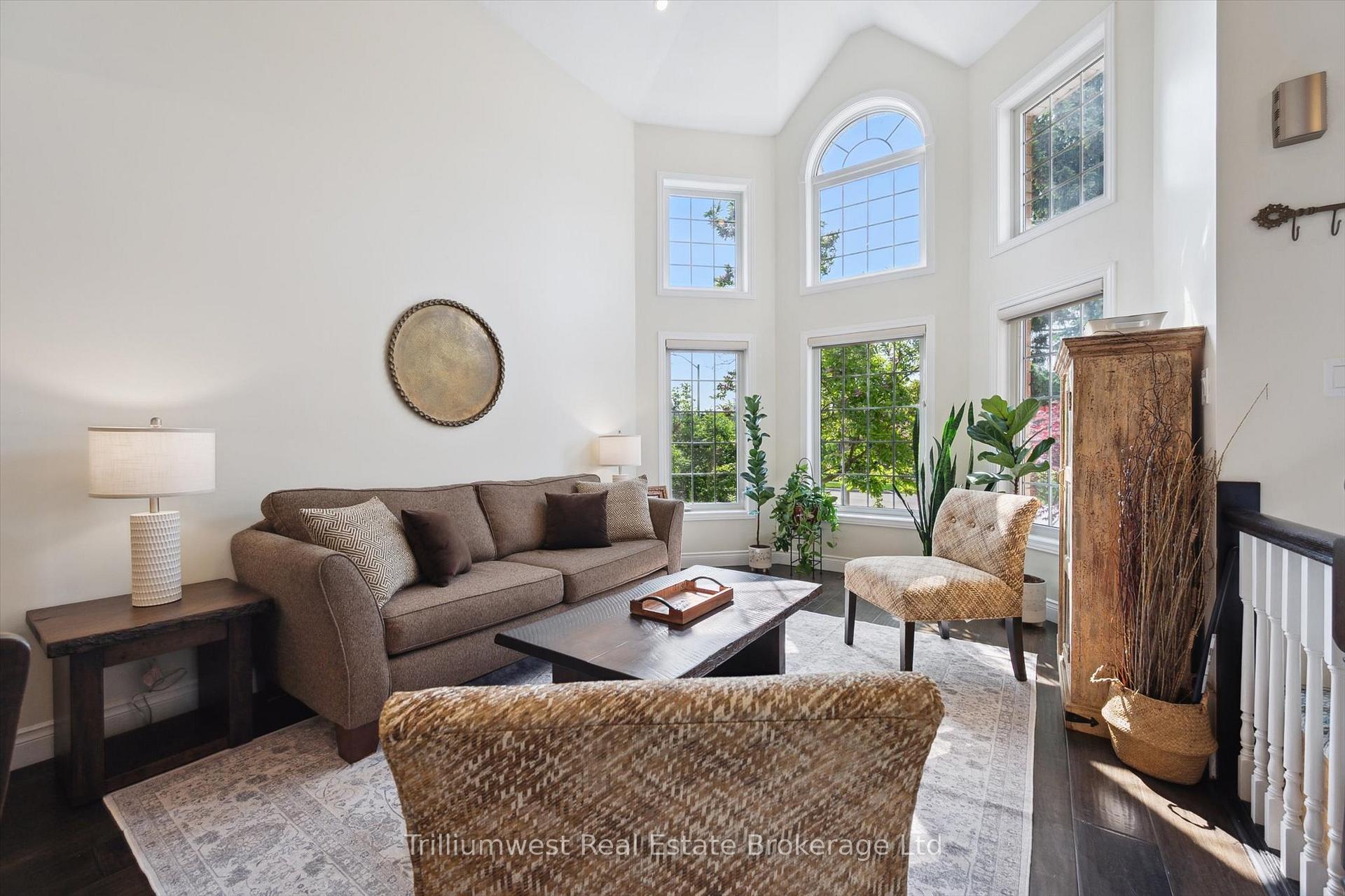 Photo 8 of 214 Summerfield Drive, Guelph, Pineridge/Westminster Woods — HOMEH