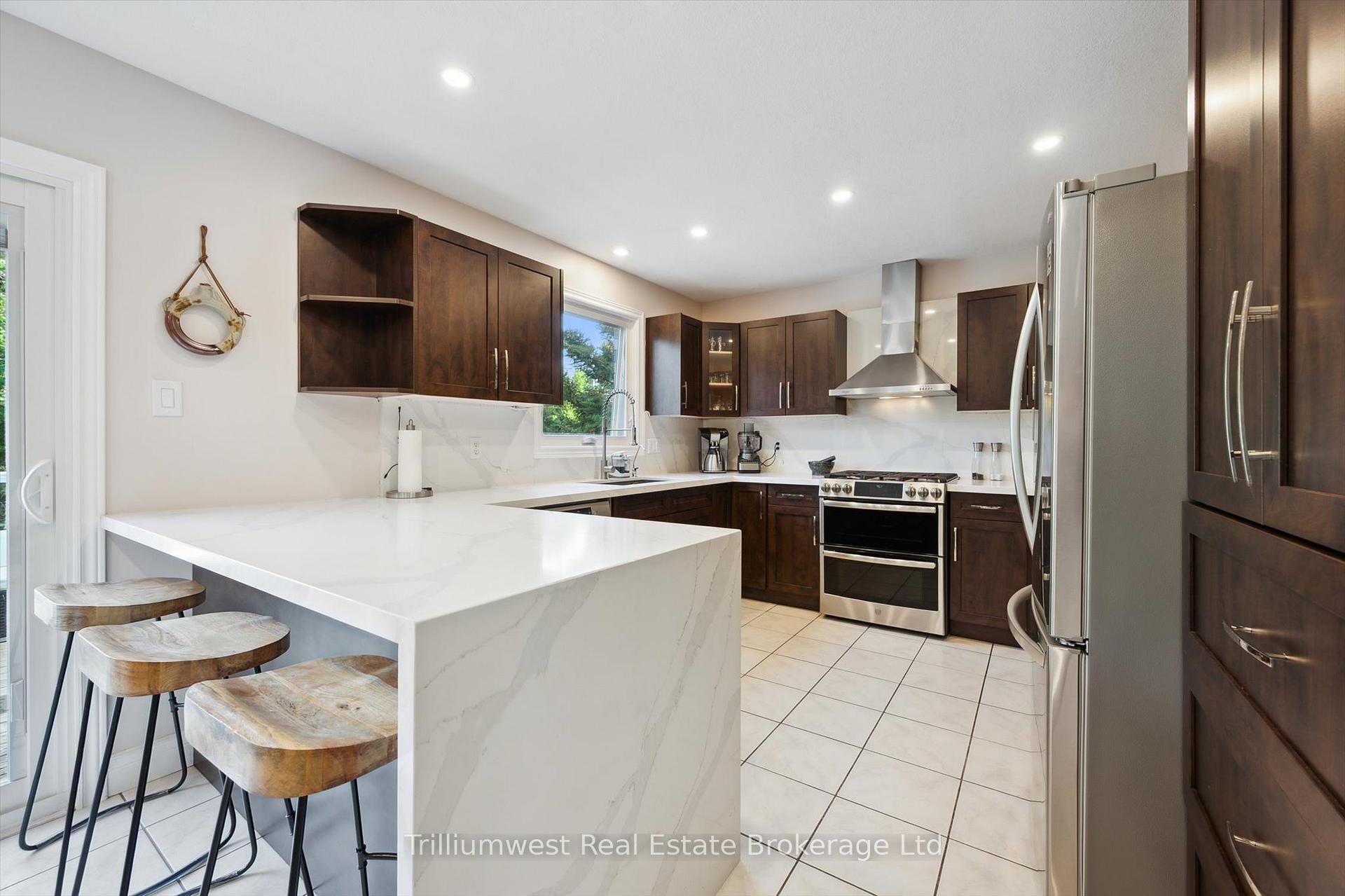 Photo 15 of 214 Summerfield Drive, Guelph, Pineridge/Westminster Woods — HOMEH