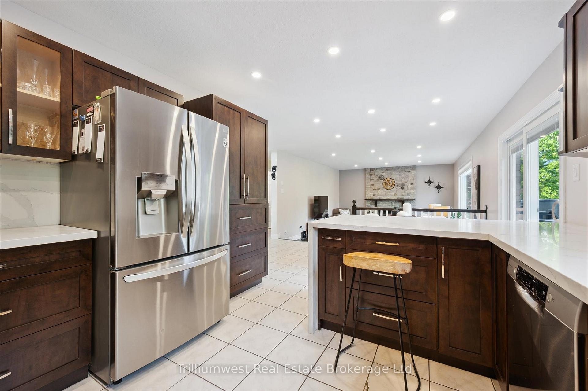 Photo 19 of 214 Summerfield Drive, Guelph, Pineridge/Westminster Woods — HOMEH