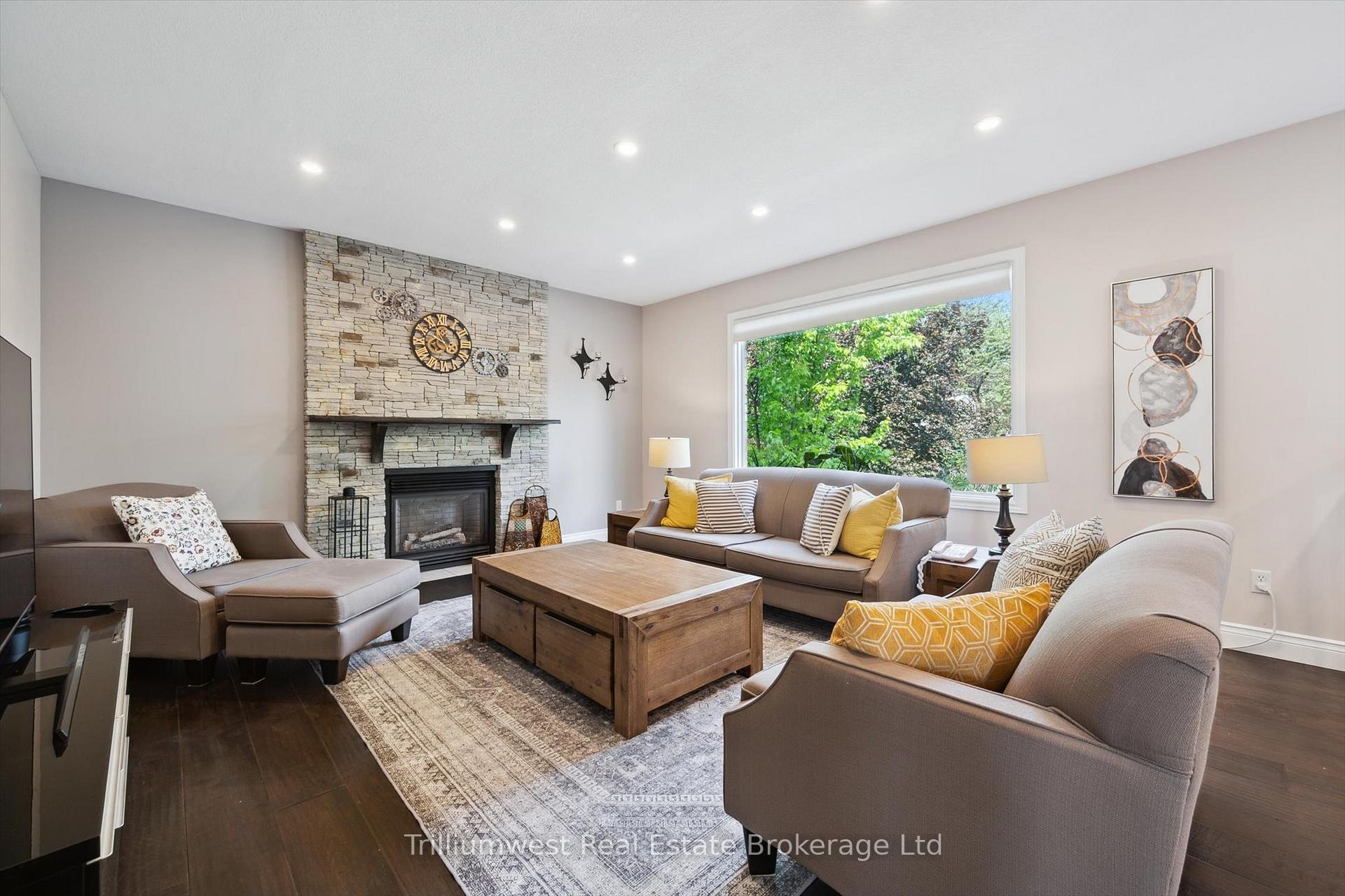 Photo 20 of 214 Summerfield Drive, Guelph, Pineridge/Westminster Woods — HOMEH