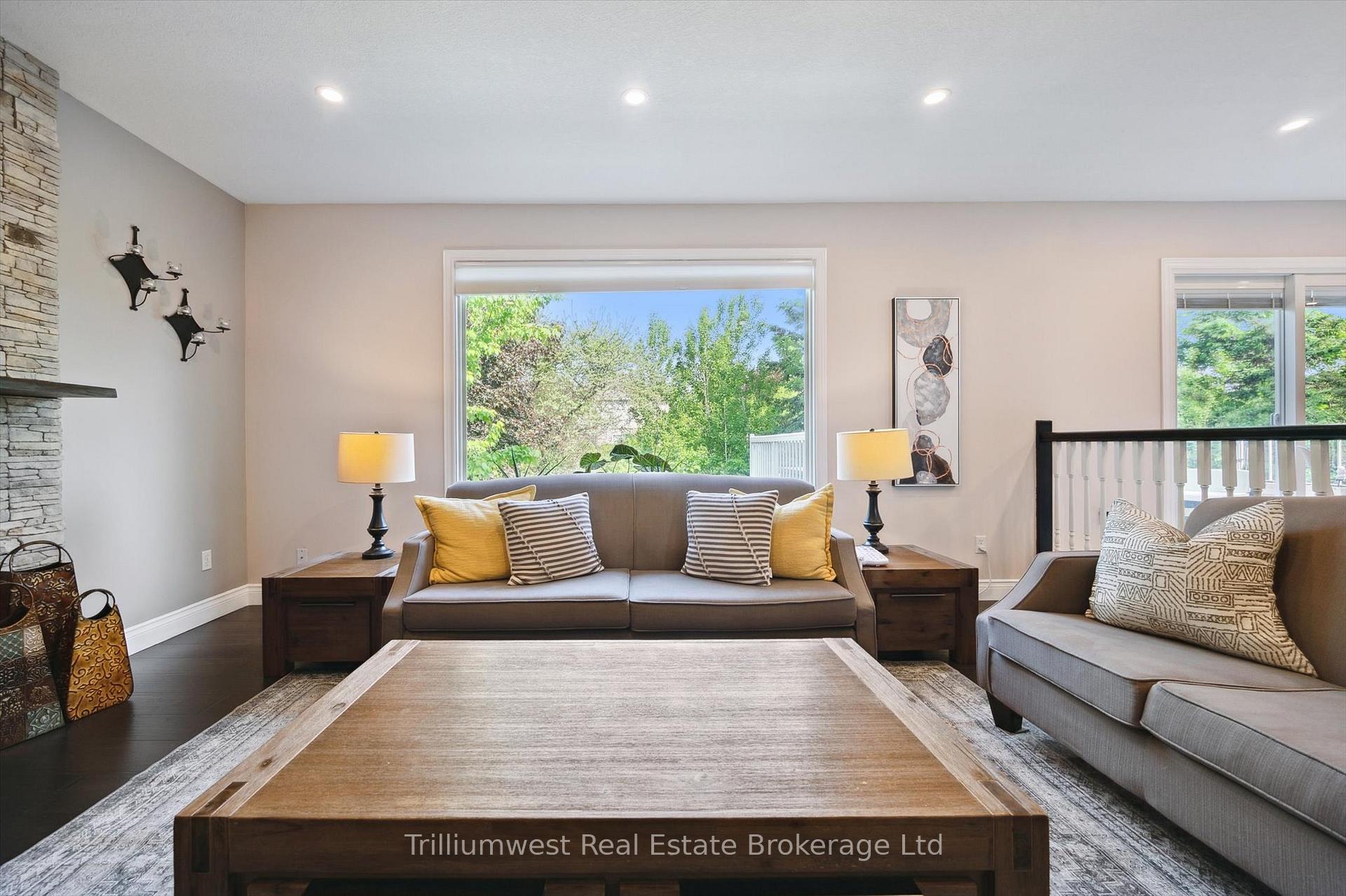 Photo 23 of 214 Summerfield Drive, Guelph, Pineridge/Westminster Woods — HOMEH