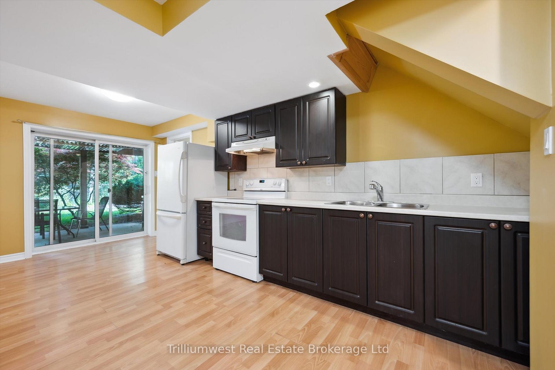 Photo 36 of 214 Summerfield Drive, Guelph, Pineridge/Westminster Woods — HOMEH