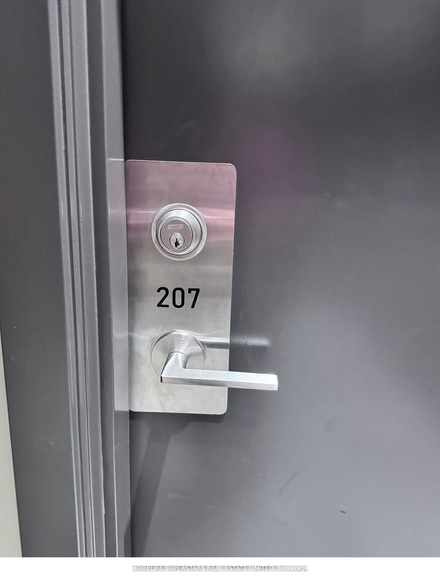 Photo 4 of Unit 207, 10 Honeycrisp Cres, Vaughan, Vaughan Corporate Centre — HOMEH