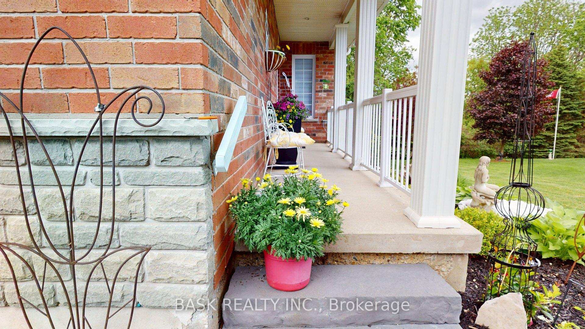 Photo 4 of 87 Schroder Crescent, Guelph, Grange Road — HOMEH