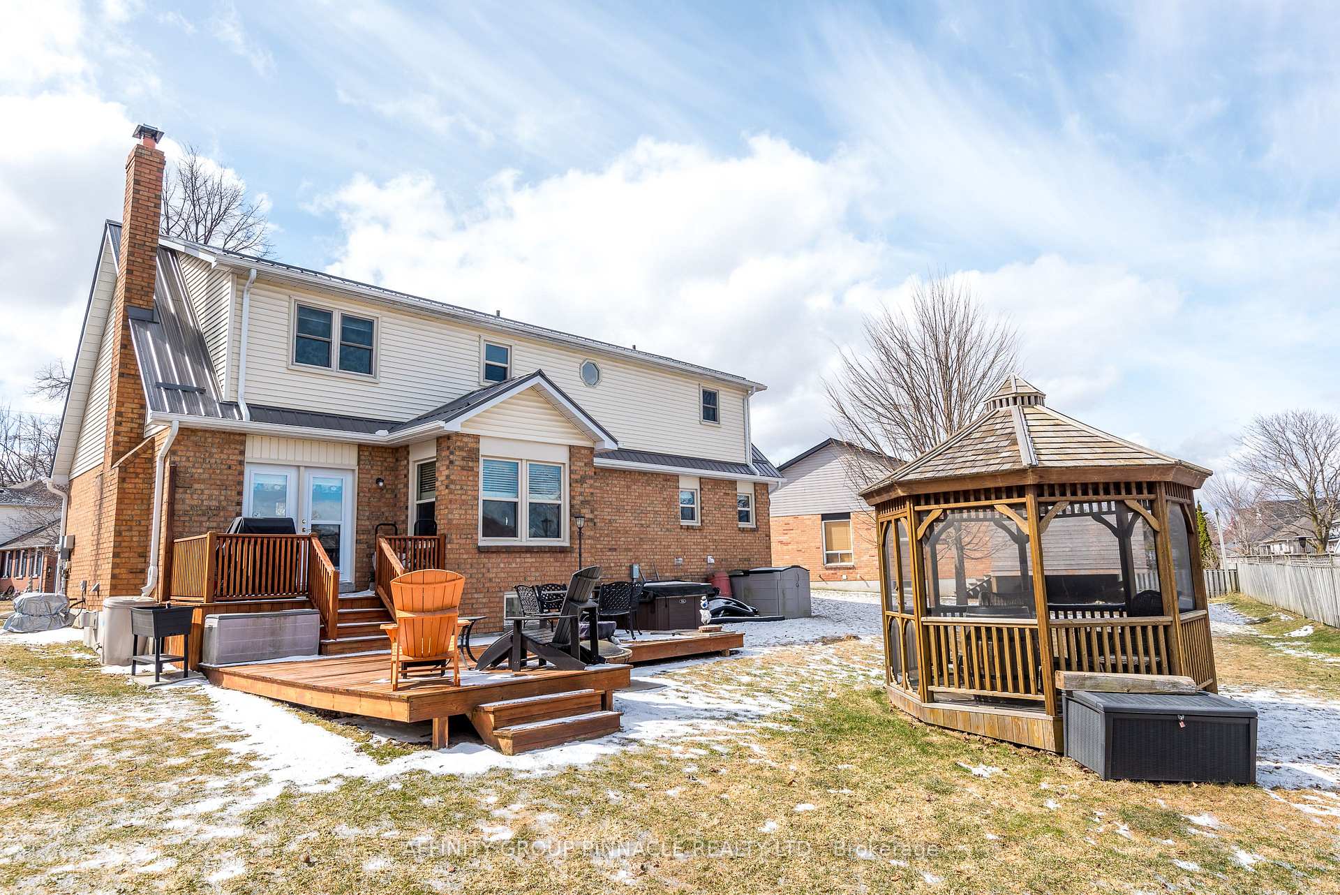 Photo 2 of 12 Walker Street, Kawartha Lakes, Lindsay — HOMEH
