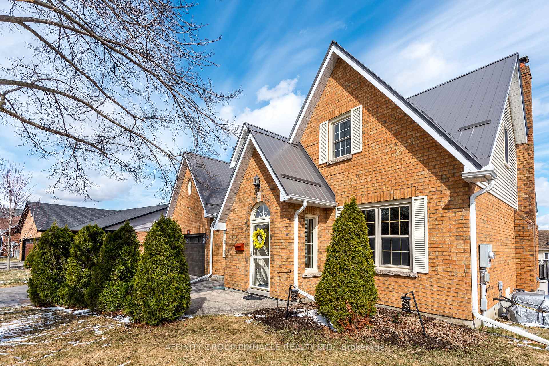 Photo 3 of 12 Walker Street, Kawartha Lakes, Lindsay — HOMEH