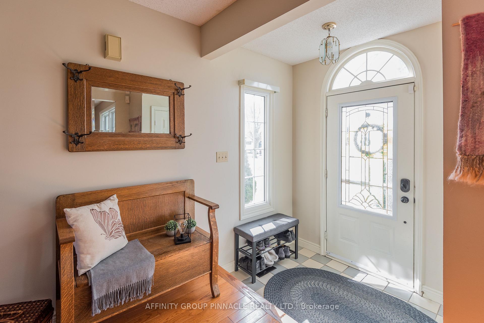 Photo 4 of 12 Walker Street, Kawartha Lakes, Lindsay — HOMEH