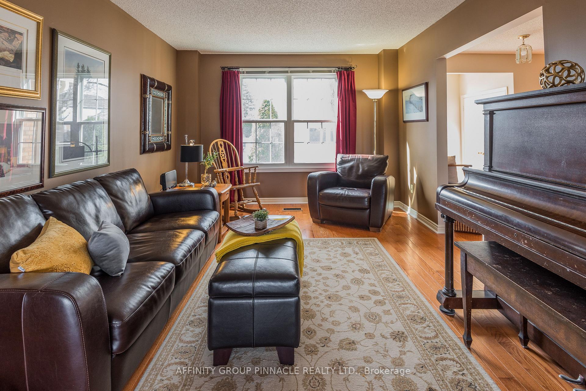 Photo 8 of 12 Walker Street, Kawartha Lakes, Lindsay — HOMEH