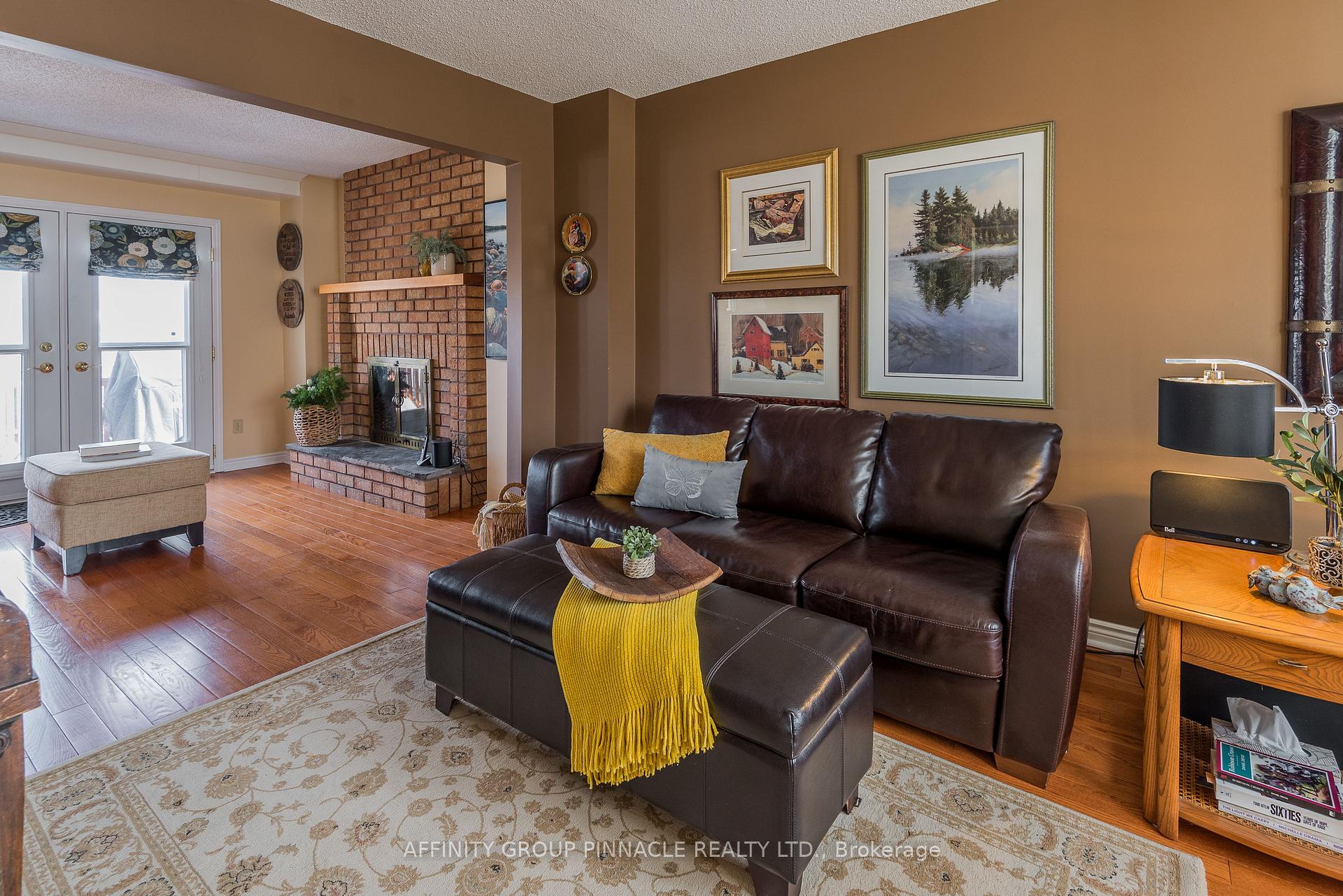 Photo 9 of 12 Walker Street, Kawartha Lakes, Lindsay — HOMEH