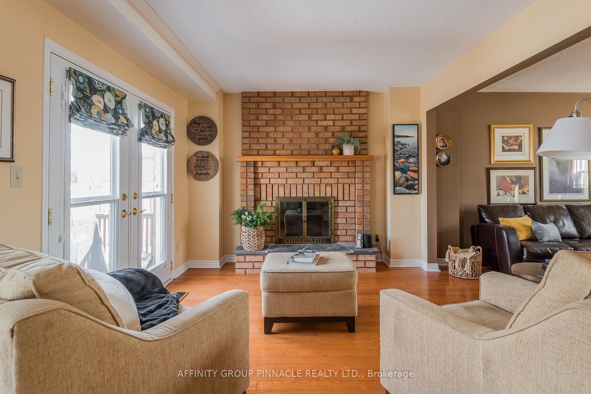 Photo 10 of 12 Walker Street, Kawartha Lakes, Lindsay — HOMEH
