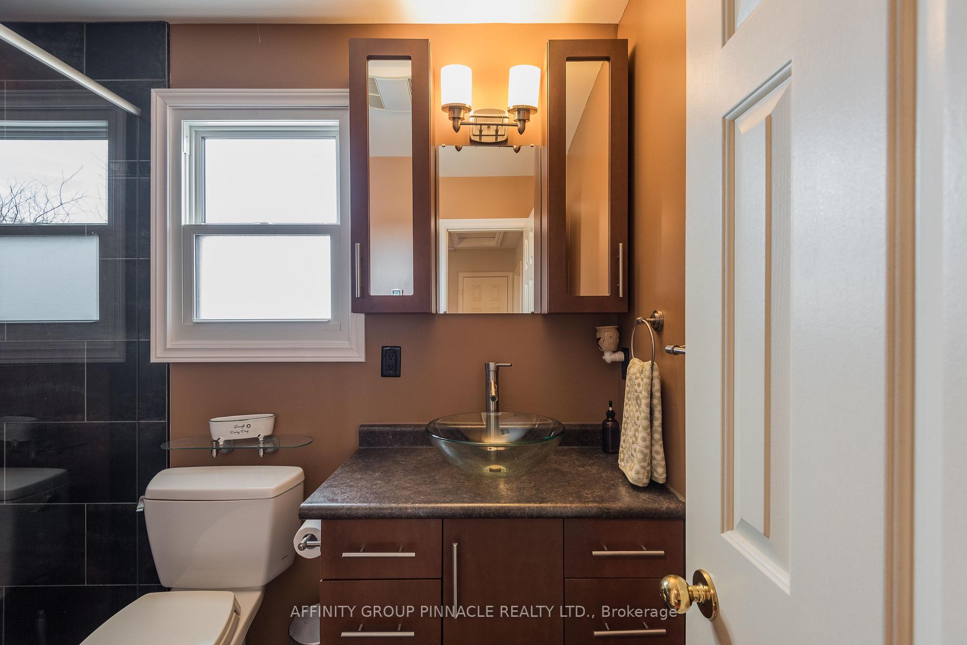 Photo 32 of 12 Walker Street, Kawartha Lakes, Lindsay — HOMEH